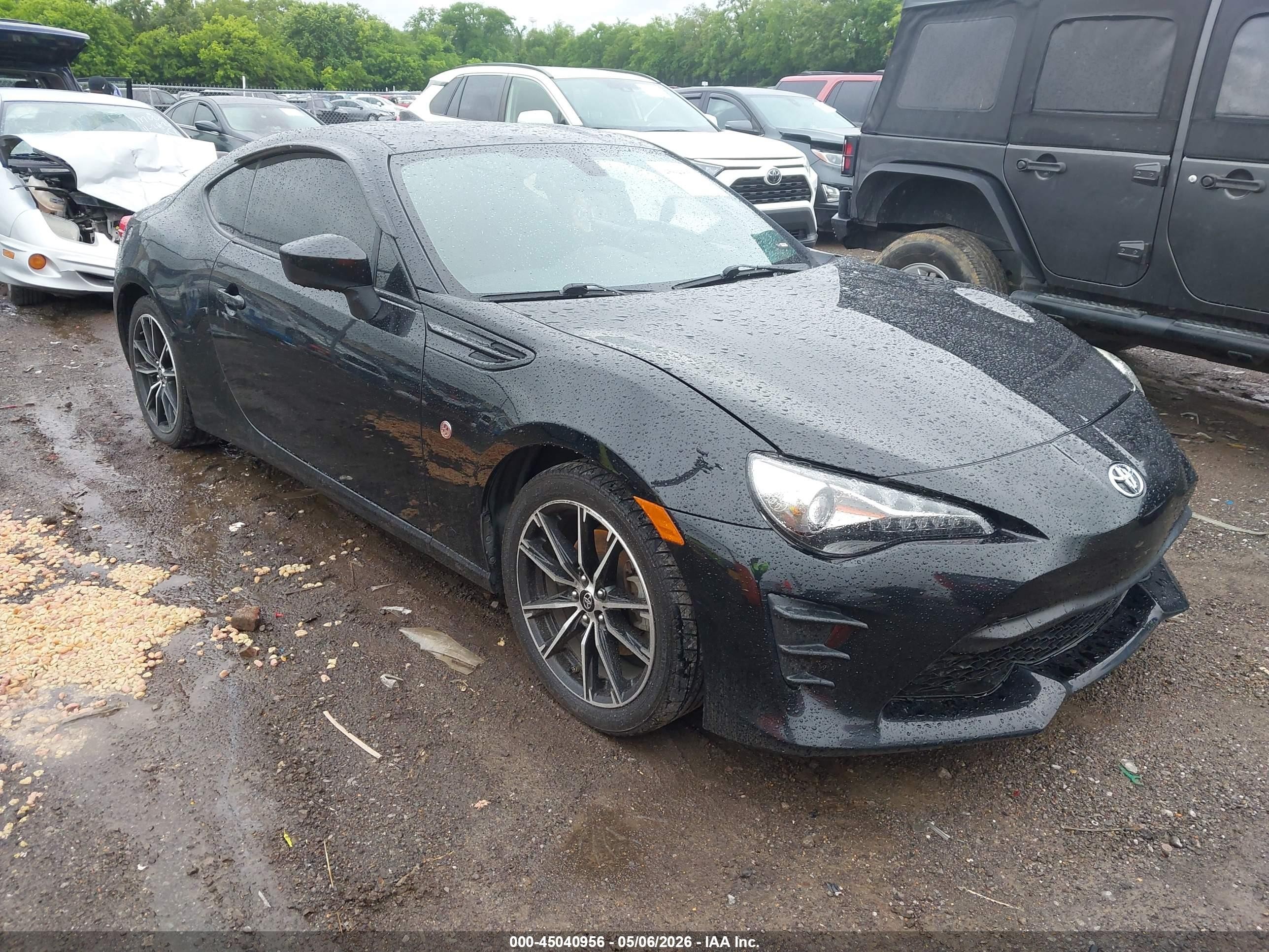 2018 Toyota 86, VIN JF1ZNAA1XJ8700073 — Side