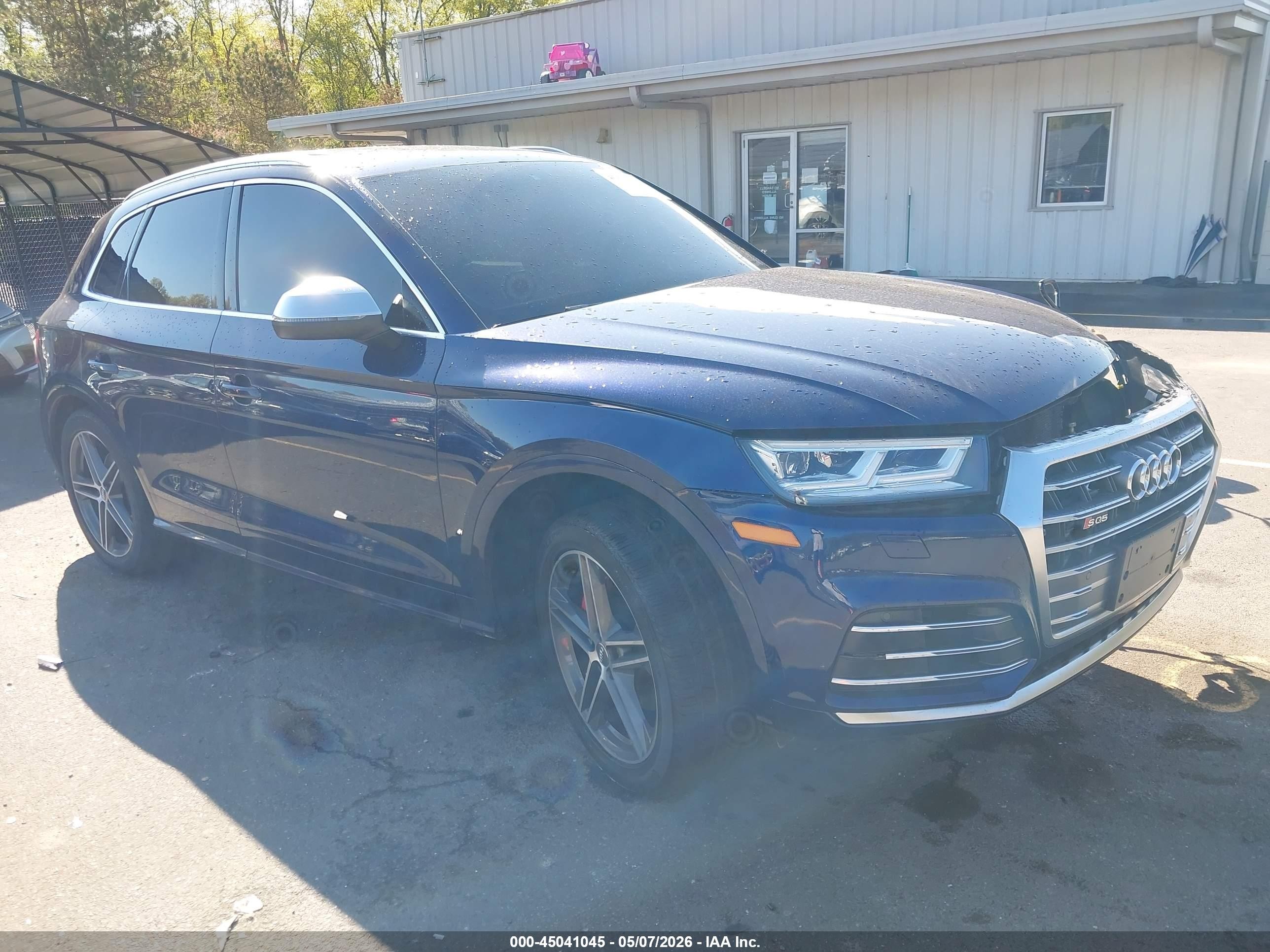 2019 Audi SQ5 Premium Plus, VIN WA1B4AFY4K2015974 — Перед
