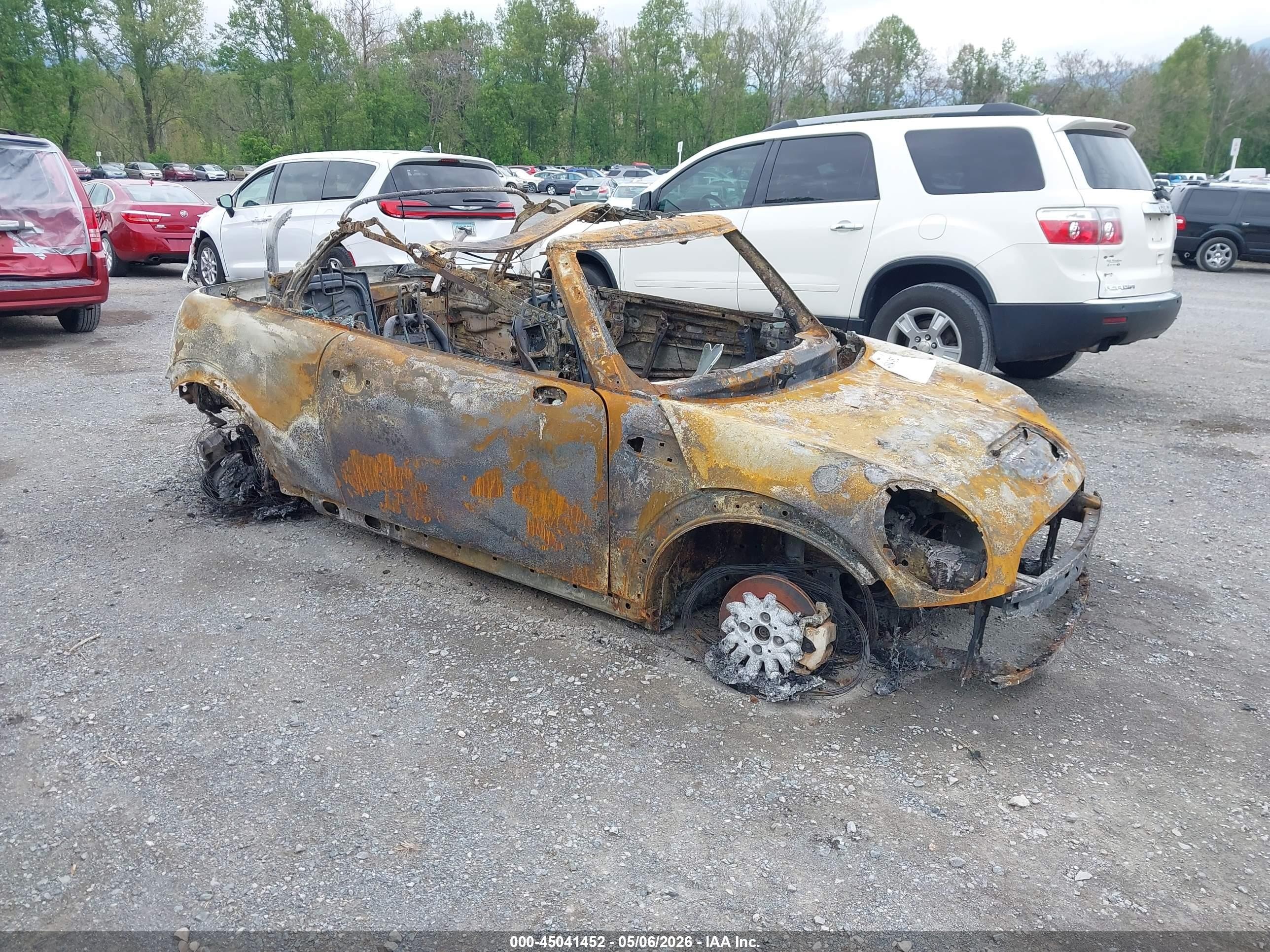 2012 MINI Convertible S, VIN WMWZP3C50CT550360 — Пожар