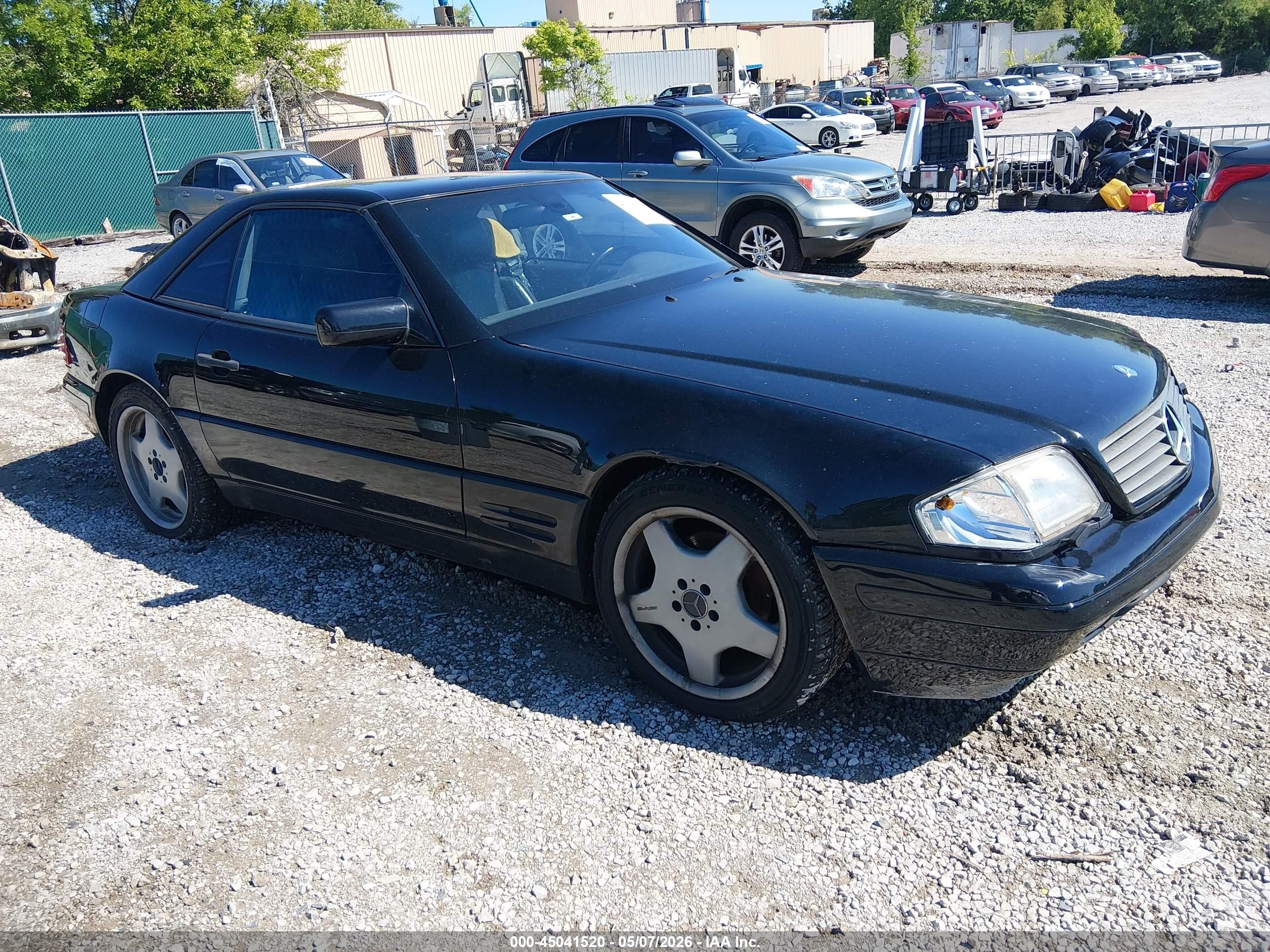 1998 Mercedes-Benz SL 500, VIN WDBFA67F9WF159866 — Normal wear
