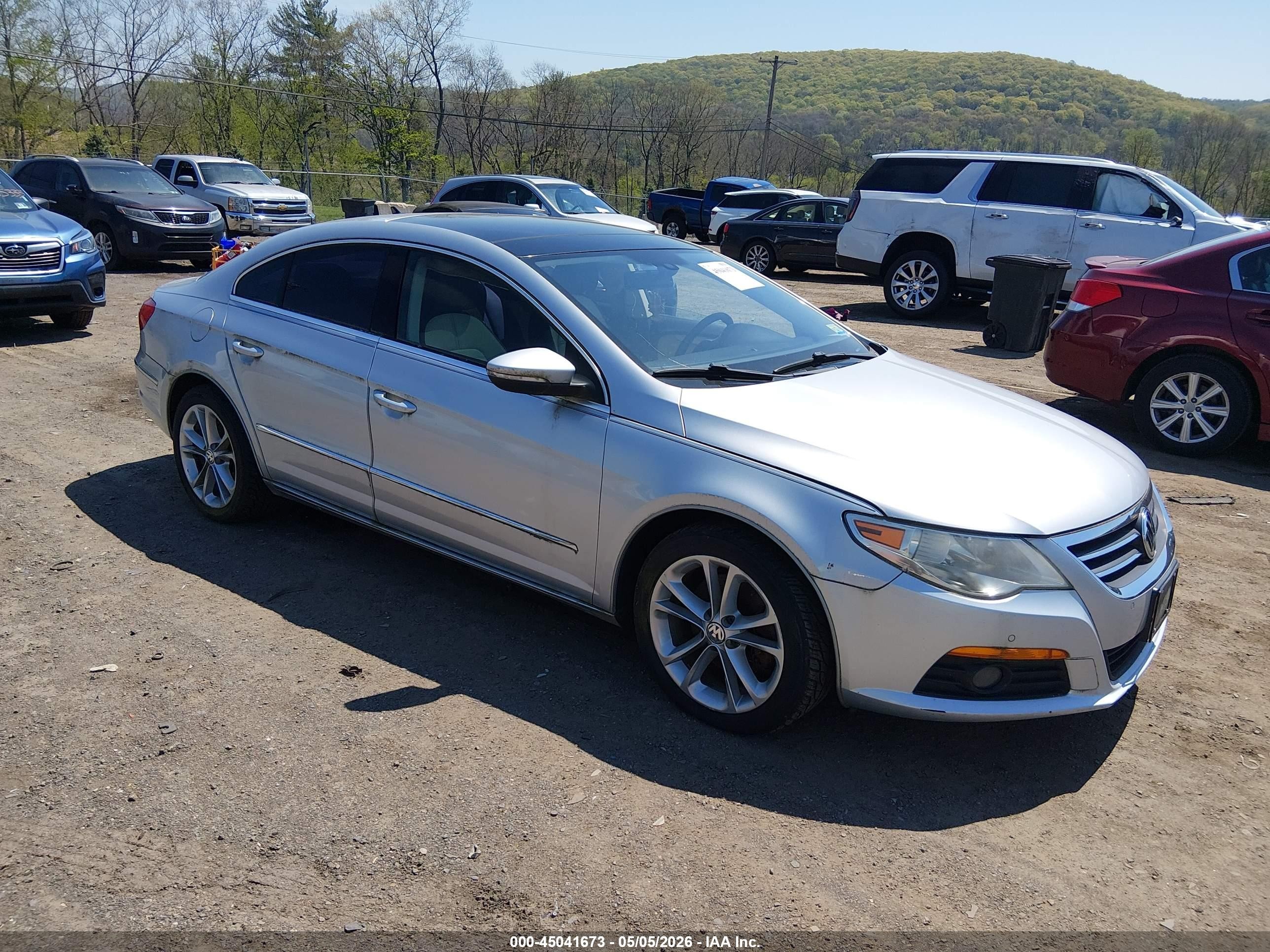 2009 Volkswagen CC Luxury, VIN WVWHL73C19E523746 — Front end