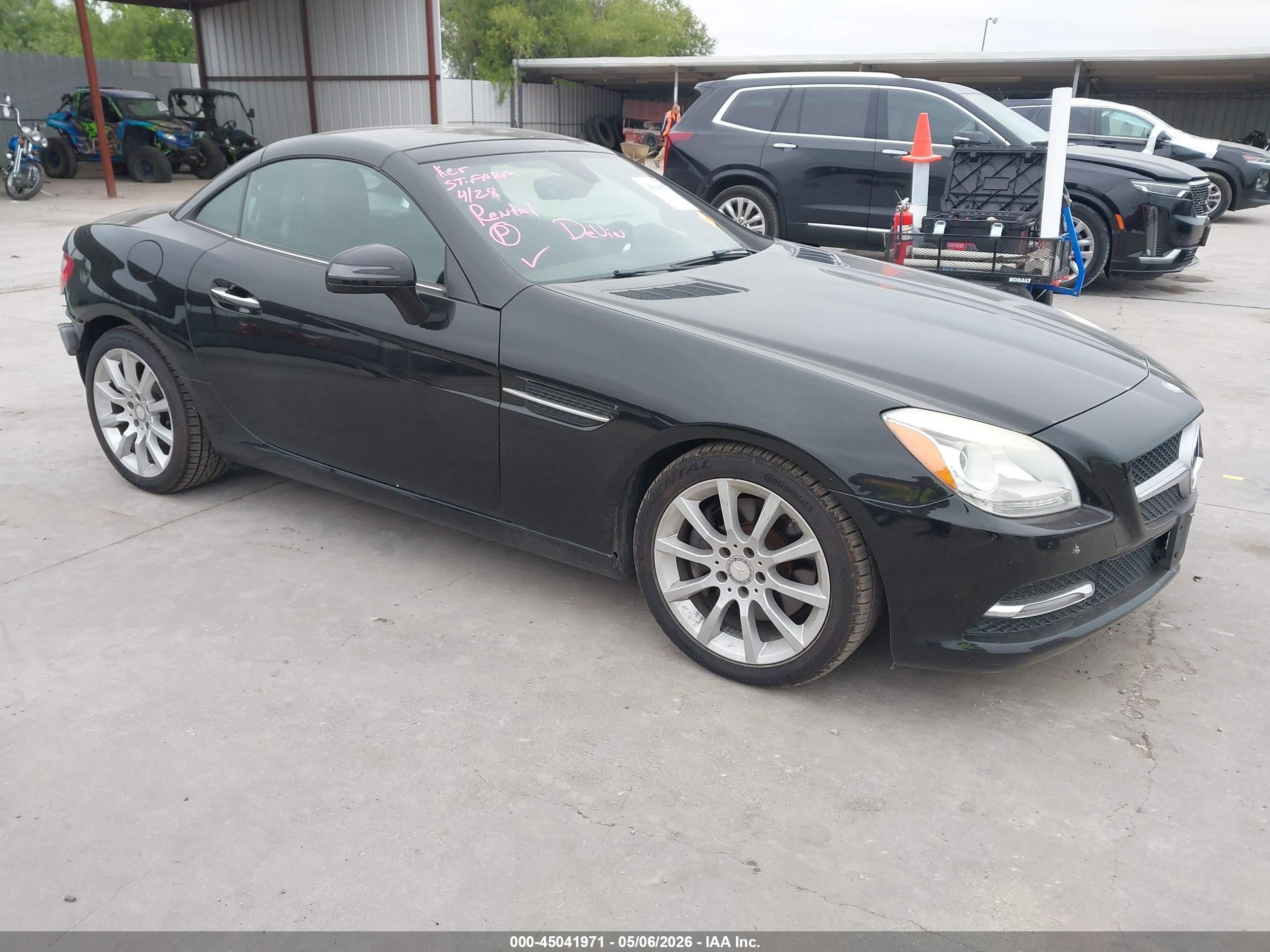 2016 Mercedes-Benz SLK 300, VIN WDDPK3JAXGF123366 — Rear end