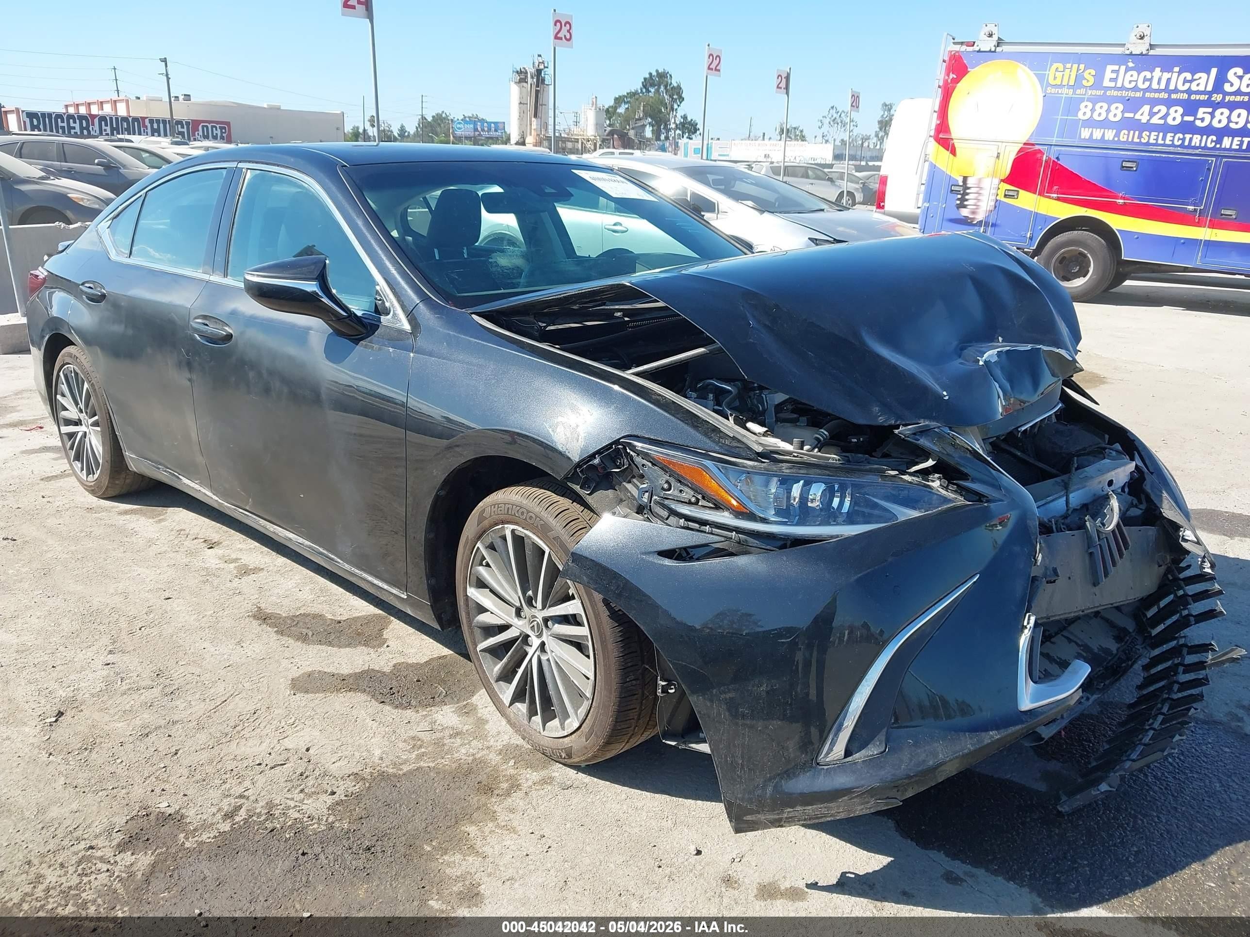 2023 Lexus ES 300h, VIN 58ADA1C15PU031308 — Перед