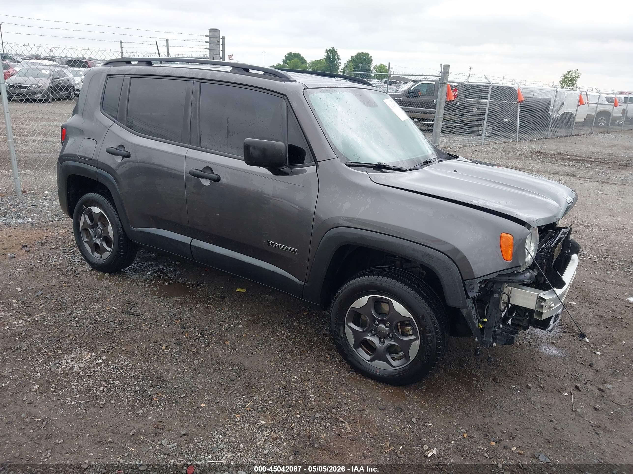 2017 Jeep Renegade Sport, VIN ZACCJBAB8HPG01023 — Front end