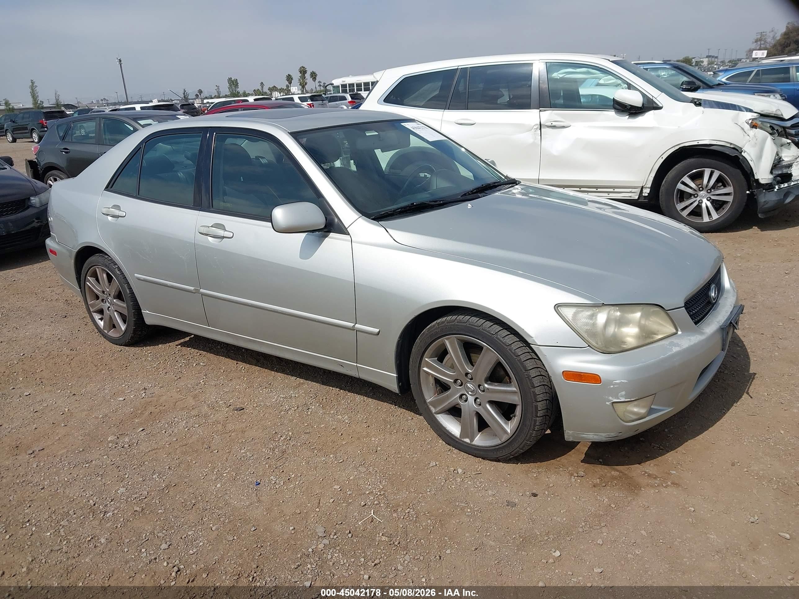 2002 Lexus IS 300/350, VIN JTHBD192720041072 — Rear end