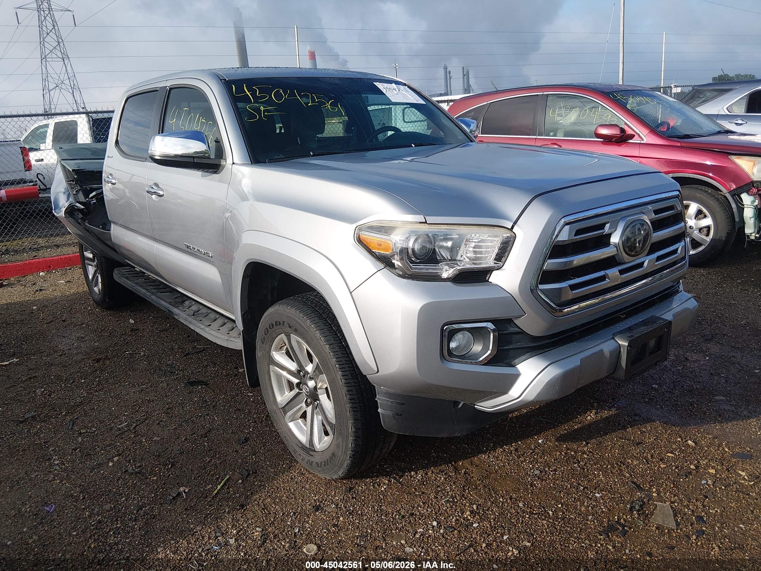 2019 Toyota Tacoma Limited, VIN 5TFEZ5CN0KX079597 — Rear end