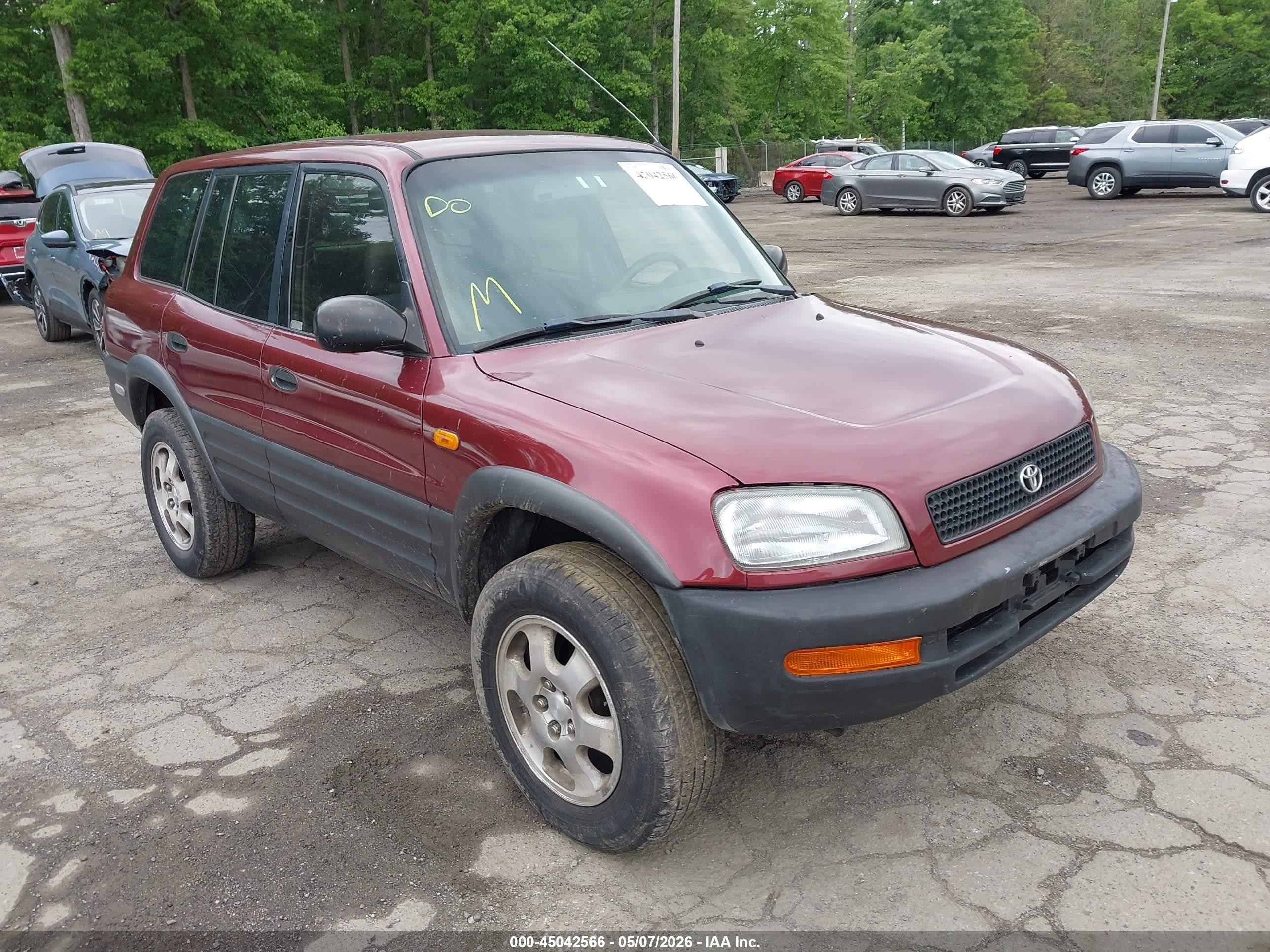 1997 Toyota RAV4, VIN JT3HP10V0V0120912 — Front end