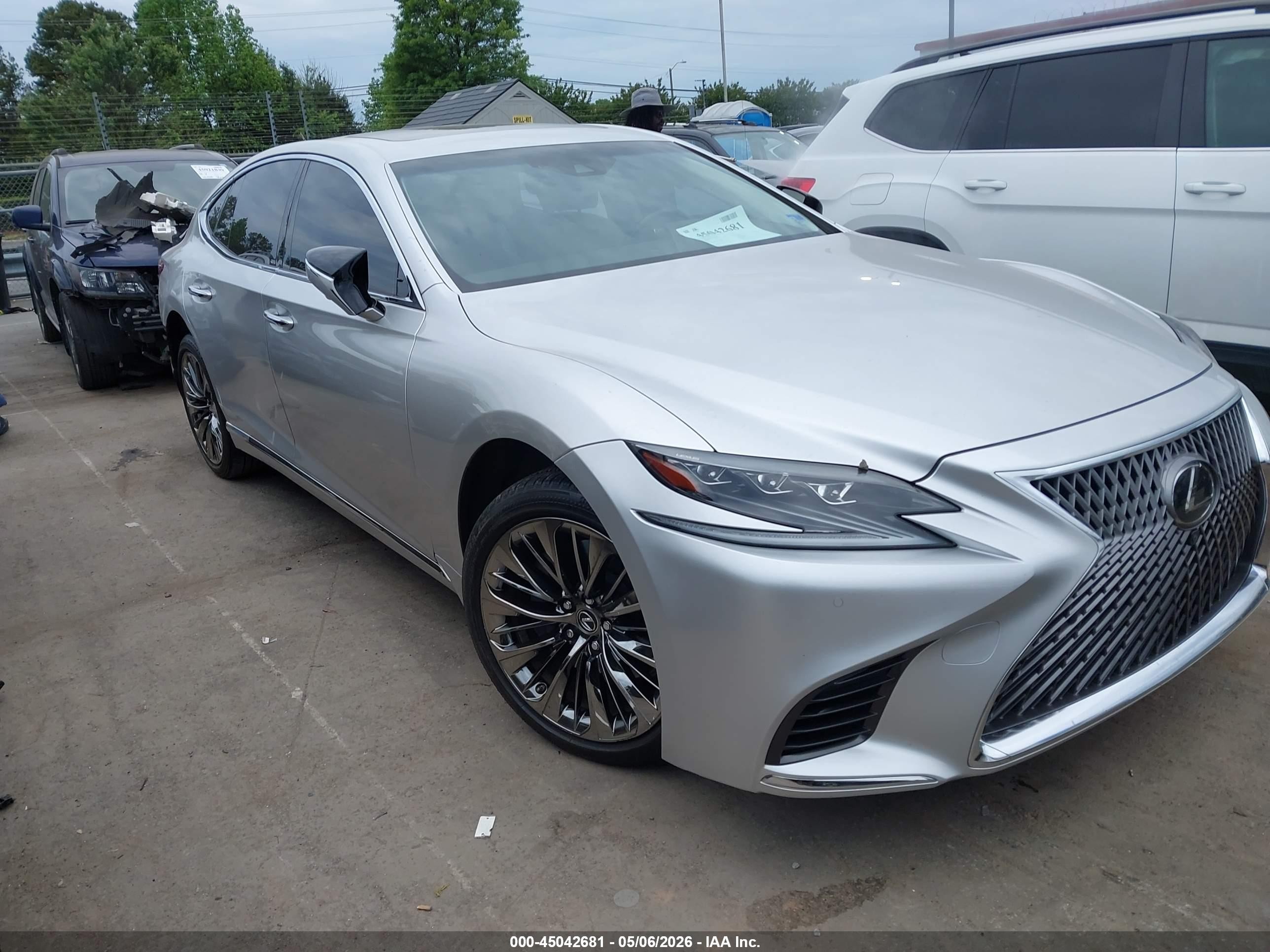 2018 Lexus LS 500 F Sport, VIN JTHB51FF2J5006509 — Rear end