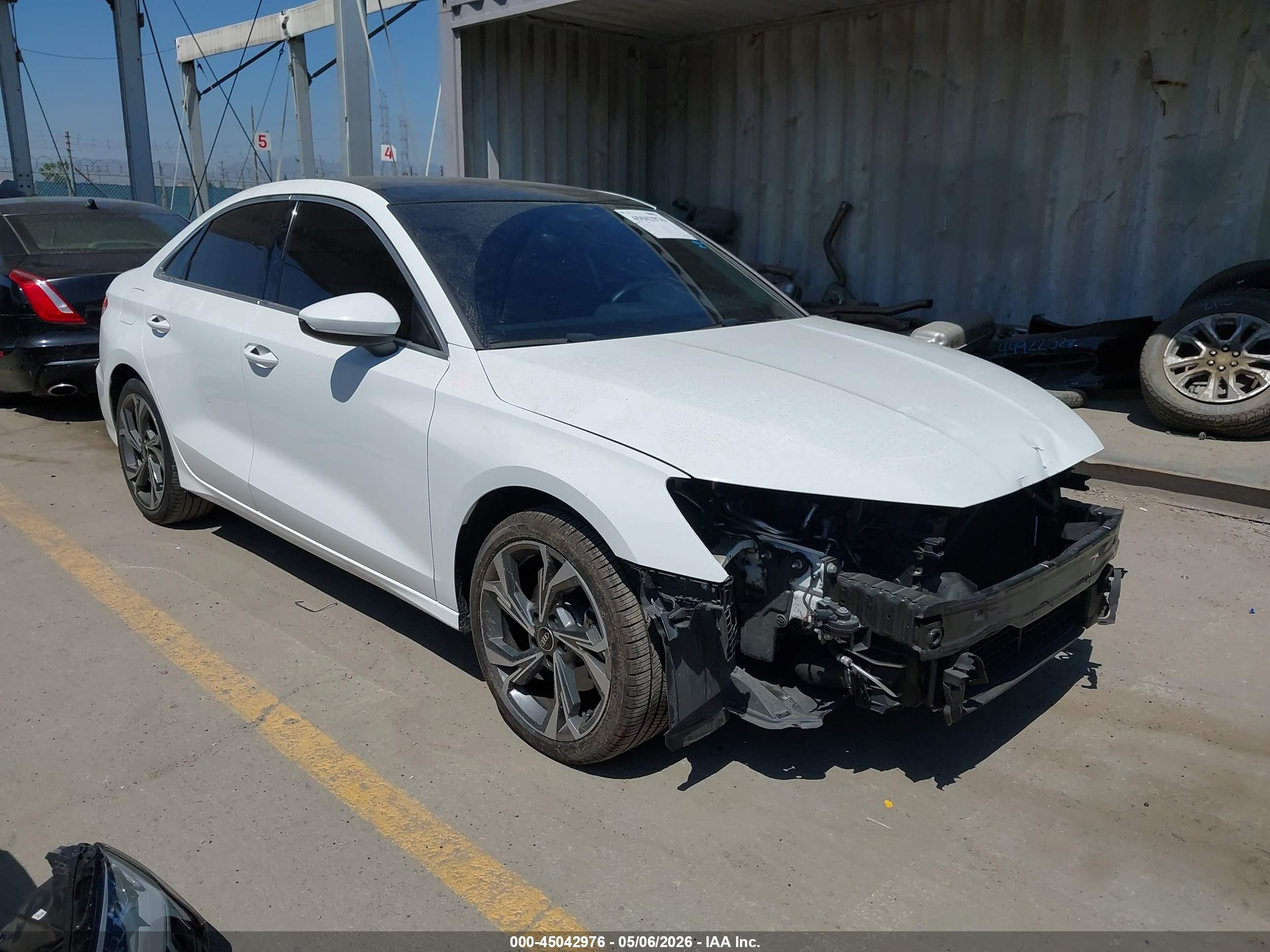 2022 Audi A3 Premium, VIN WAUAUDGY8NA047450 — Перед