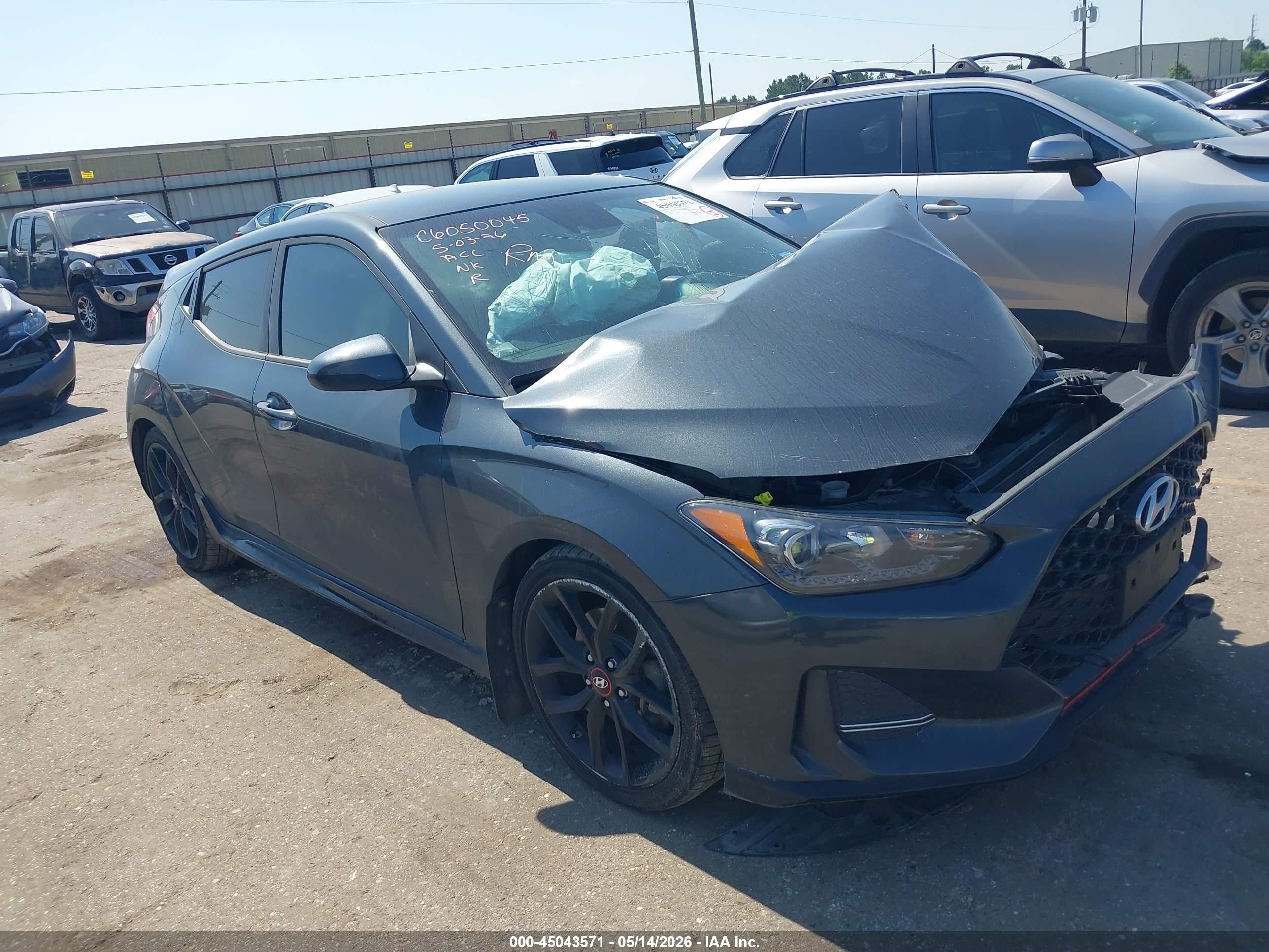 2020 Hyundai Veloster Turbo Ultimate, VIN KMHTH6AB2LU031140 — Перед