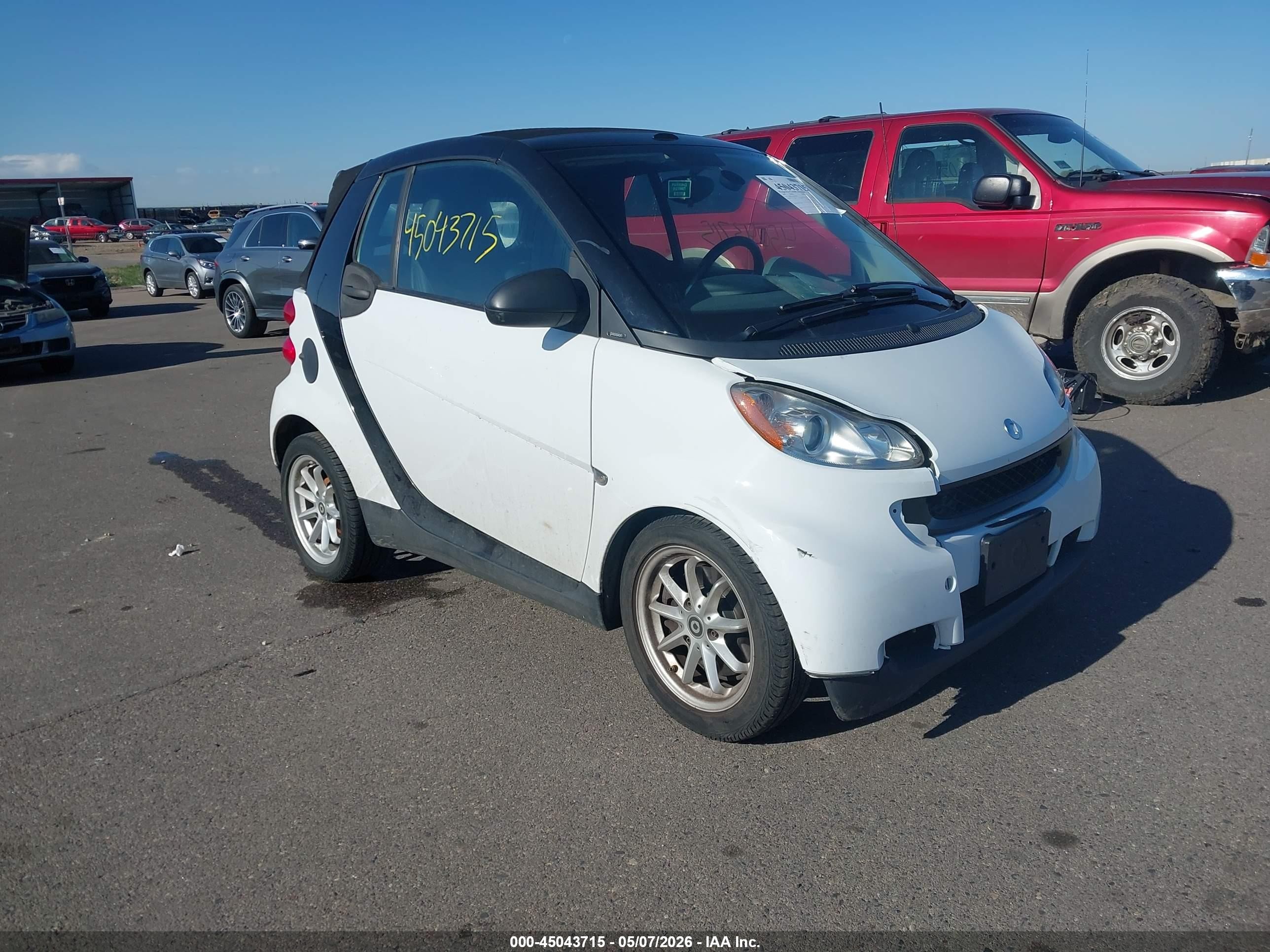 2009 Smart fortwo Passion, VIN WMEEK31X49K220287 — Front end