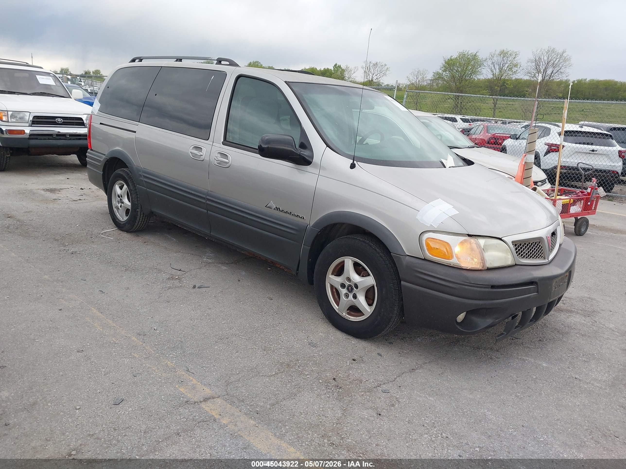 2005 Pontiac Montana 1SA, VIN 1GMDV23E55D124119 — Front end
