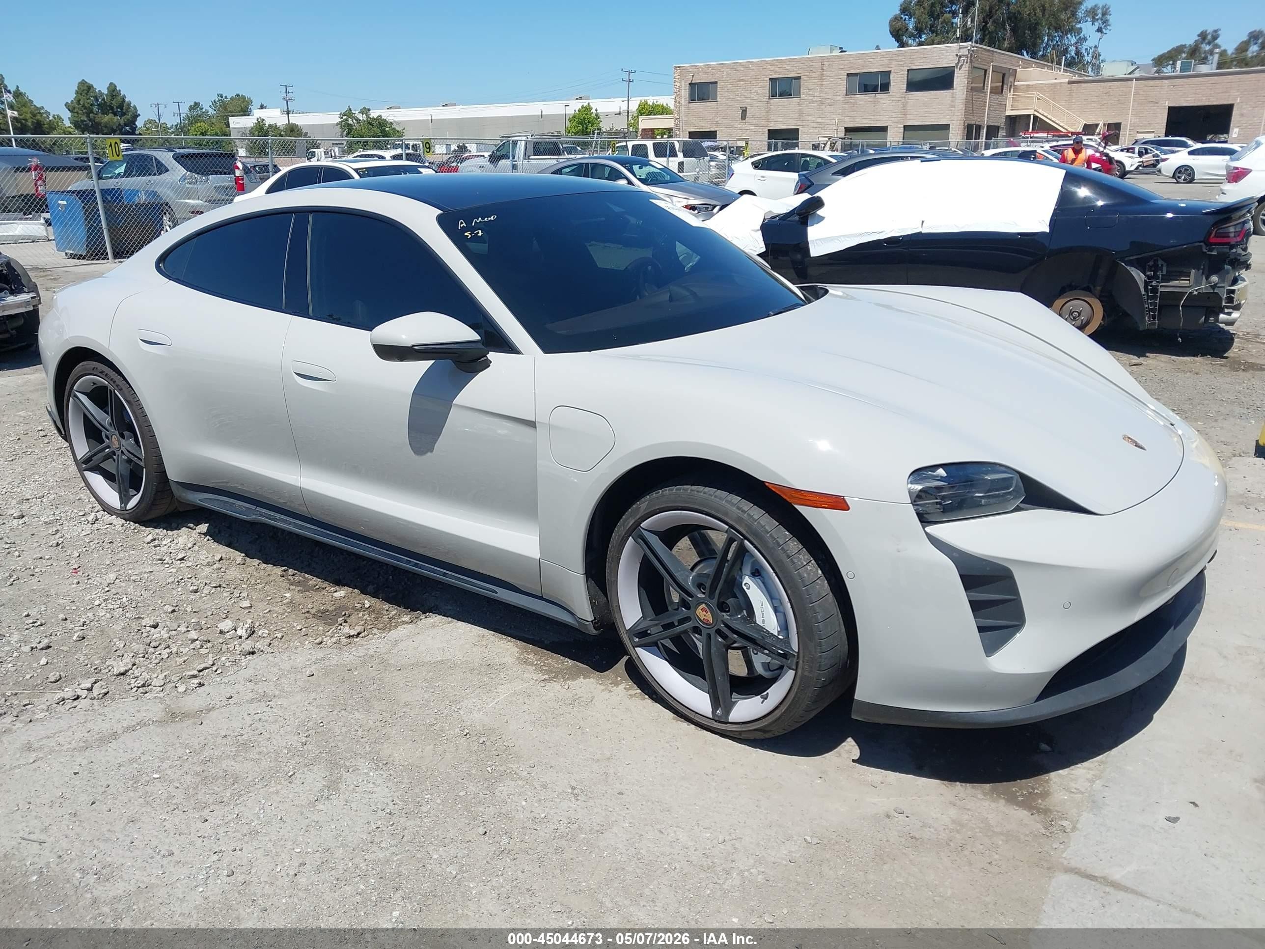 2023 Porsche Taycan, VIN WP0AA2Y19PSA13602 — Перед