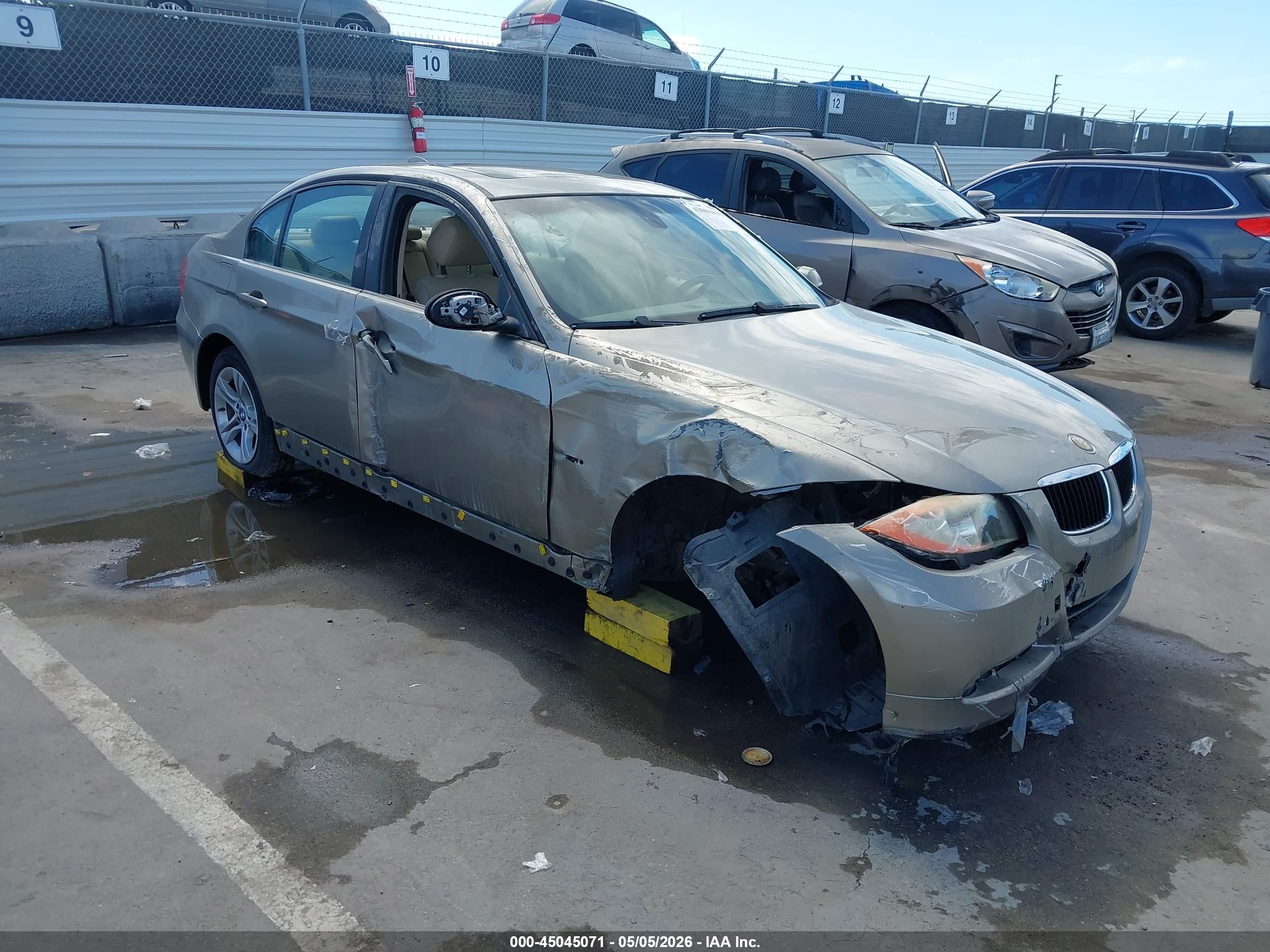 2008 BMW 3 Series 328i, VIN WBAVC57518NK78168 — Front end
