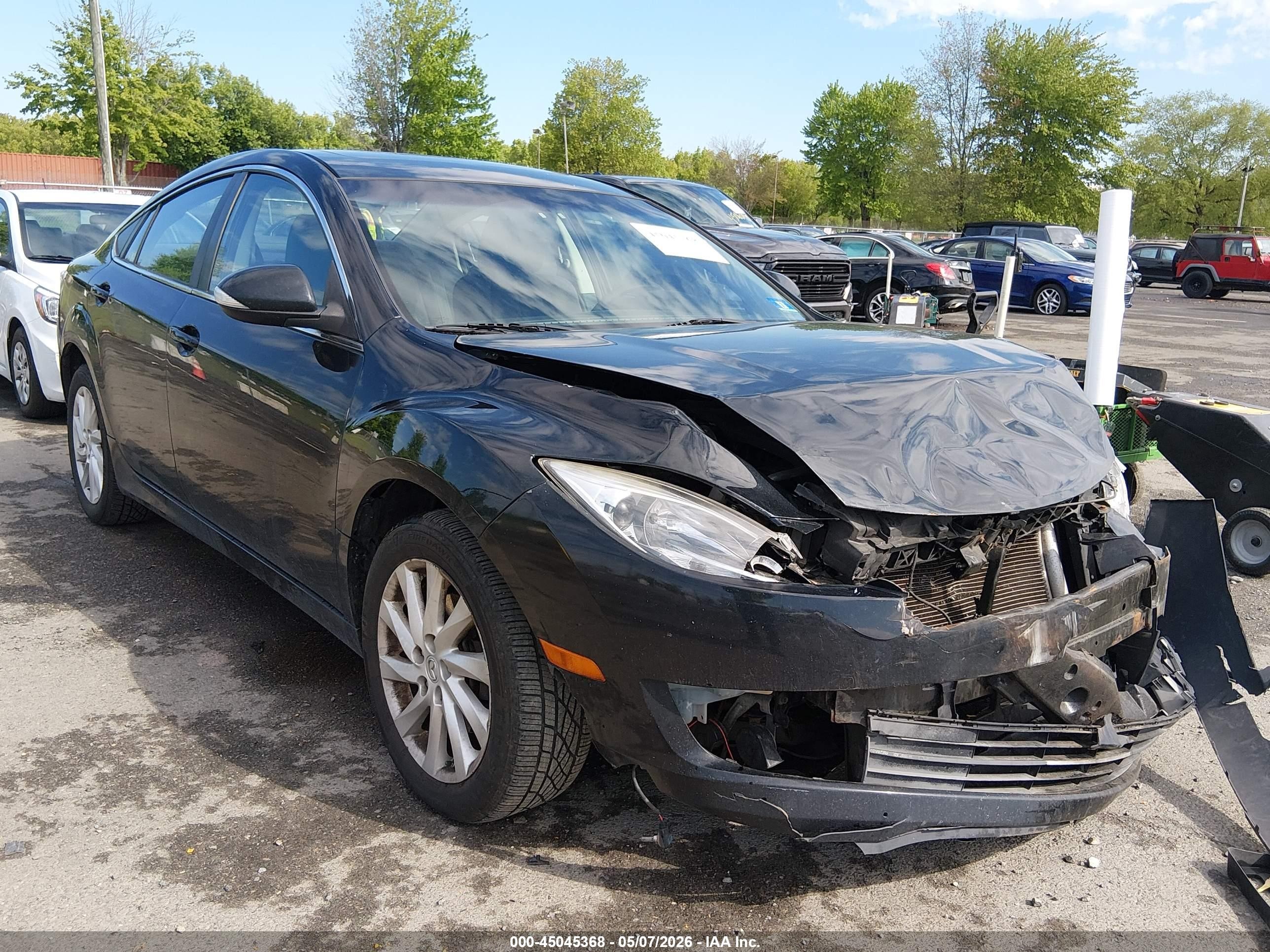 2011 Mazda 6 i Grand Touring, VIN 1YVHZ8CH3B5M02569 — Front end