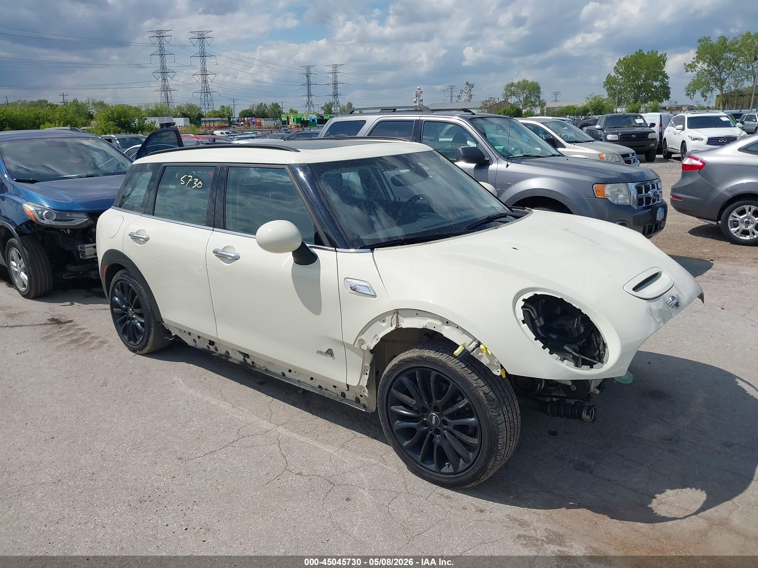 2019 MINI Clubman Cooper S, VIN WMWLU5C57K2L07353 — Перед