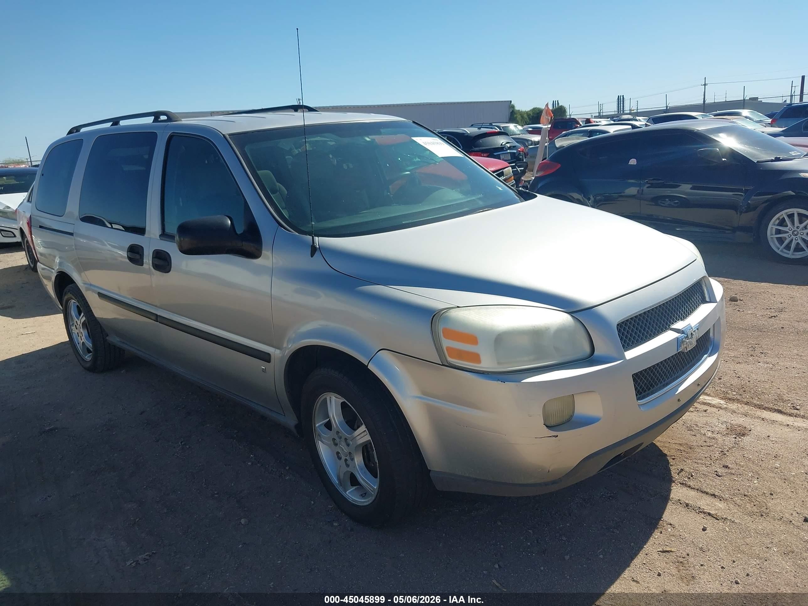 2008 Chevrolet Uplander LS, VIN 1GNDV23108D175587 — Front end