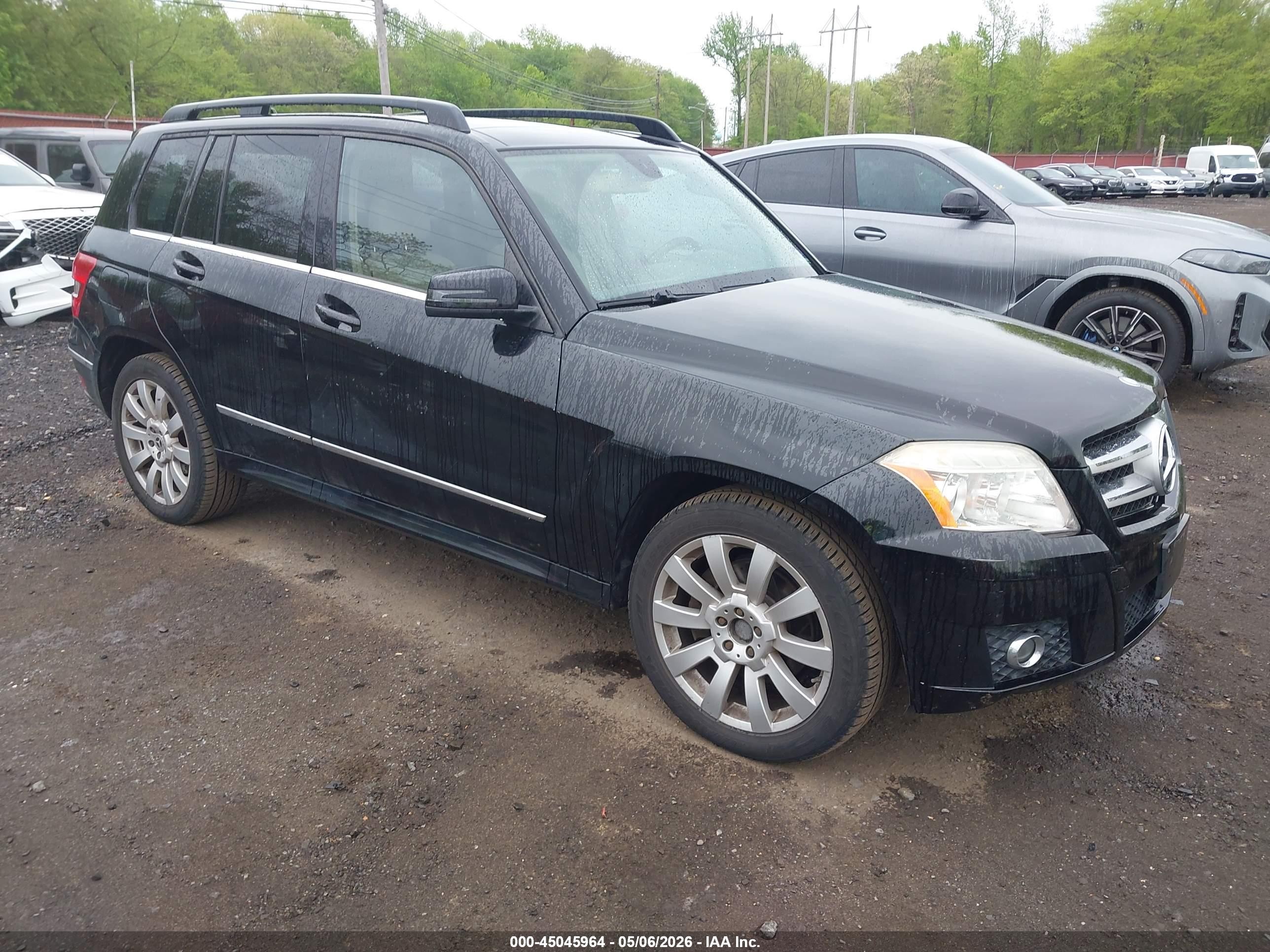 2011 Mercedes-Benz GLK 350, VIN WDCGG8HB8BF676589 — Side