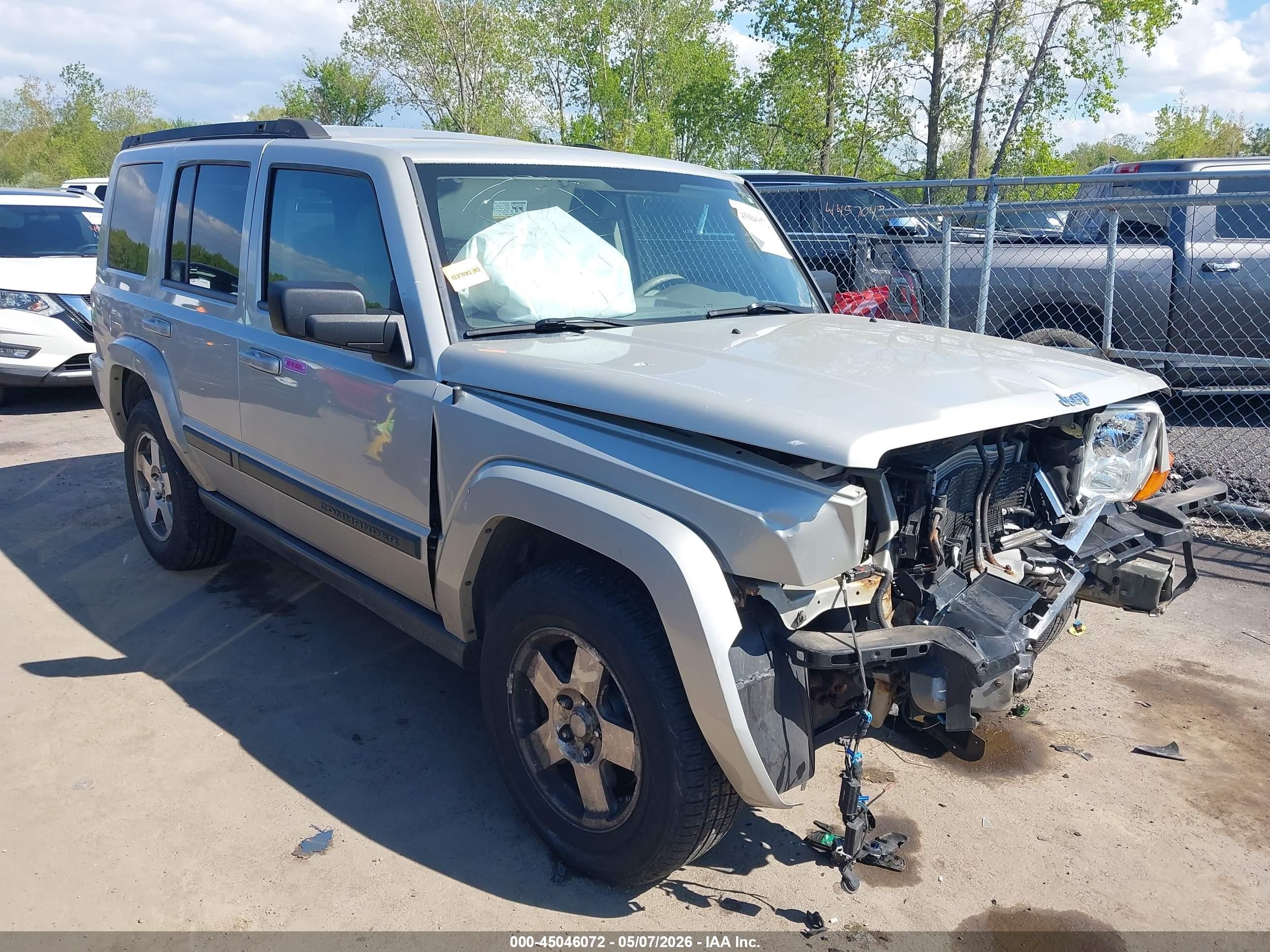 2009 Jeep Commander Sport, VIN 1J8HG48K39C517602 — Front end
