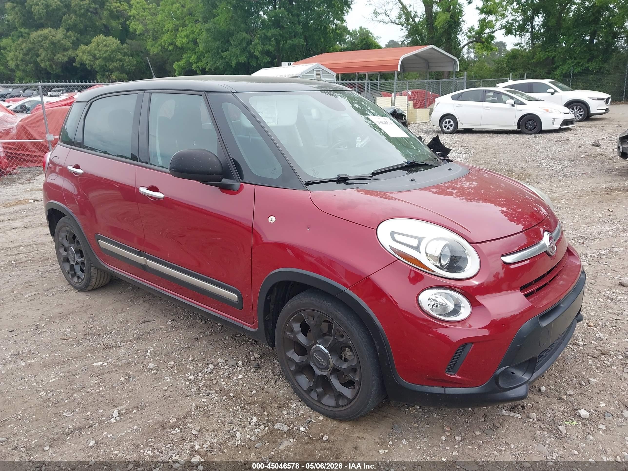 2016 FIAT 500L Urbana Trekking, VIN ZFBCFADH3GZ037392 — Rear end