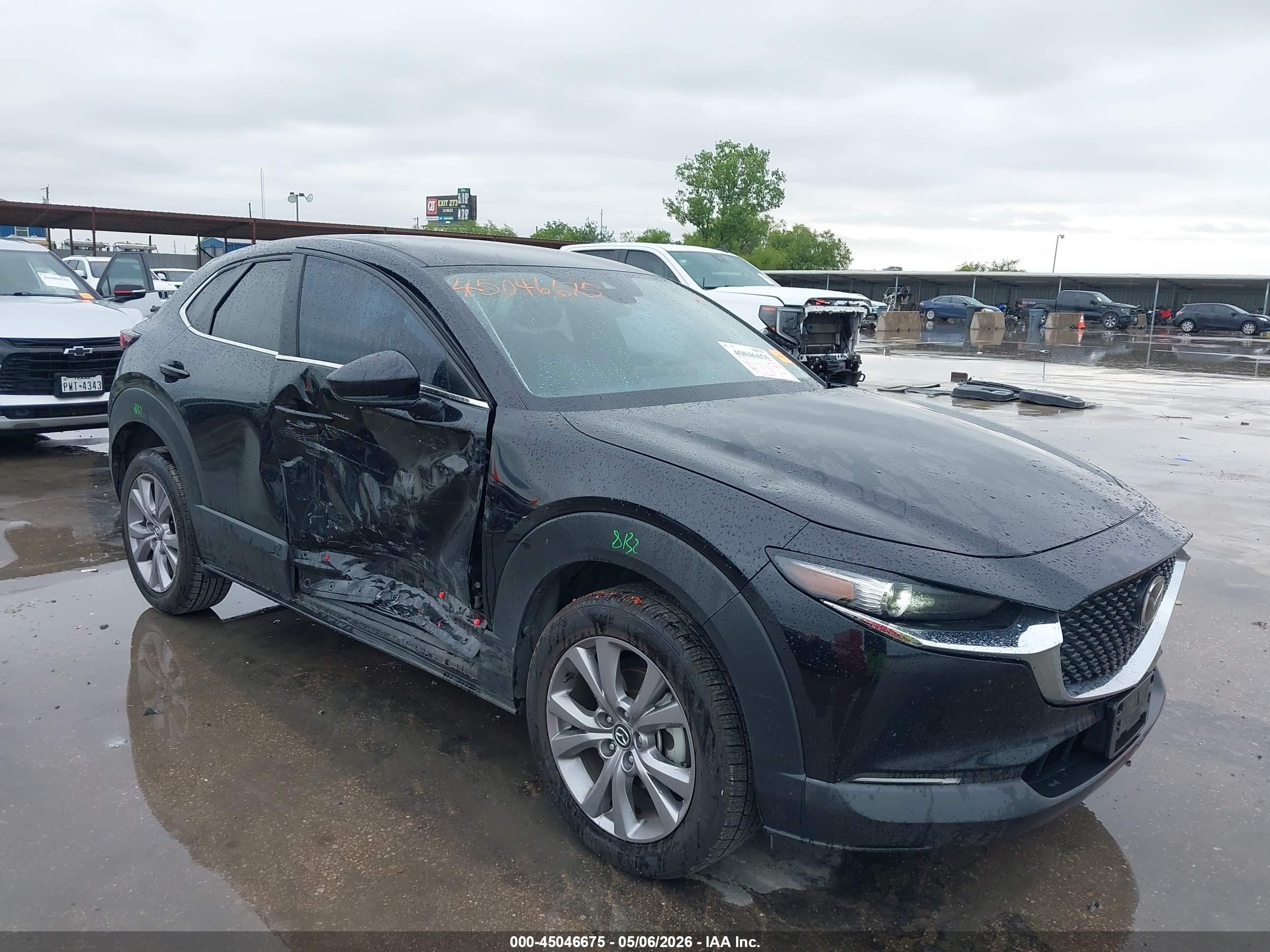 2021 Mazda CX-30 Select, VIN 3MVDMABL4MM226501 — Side