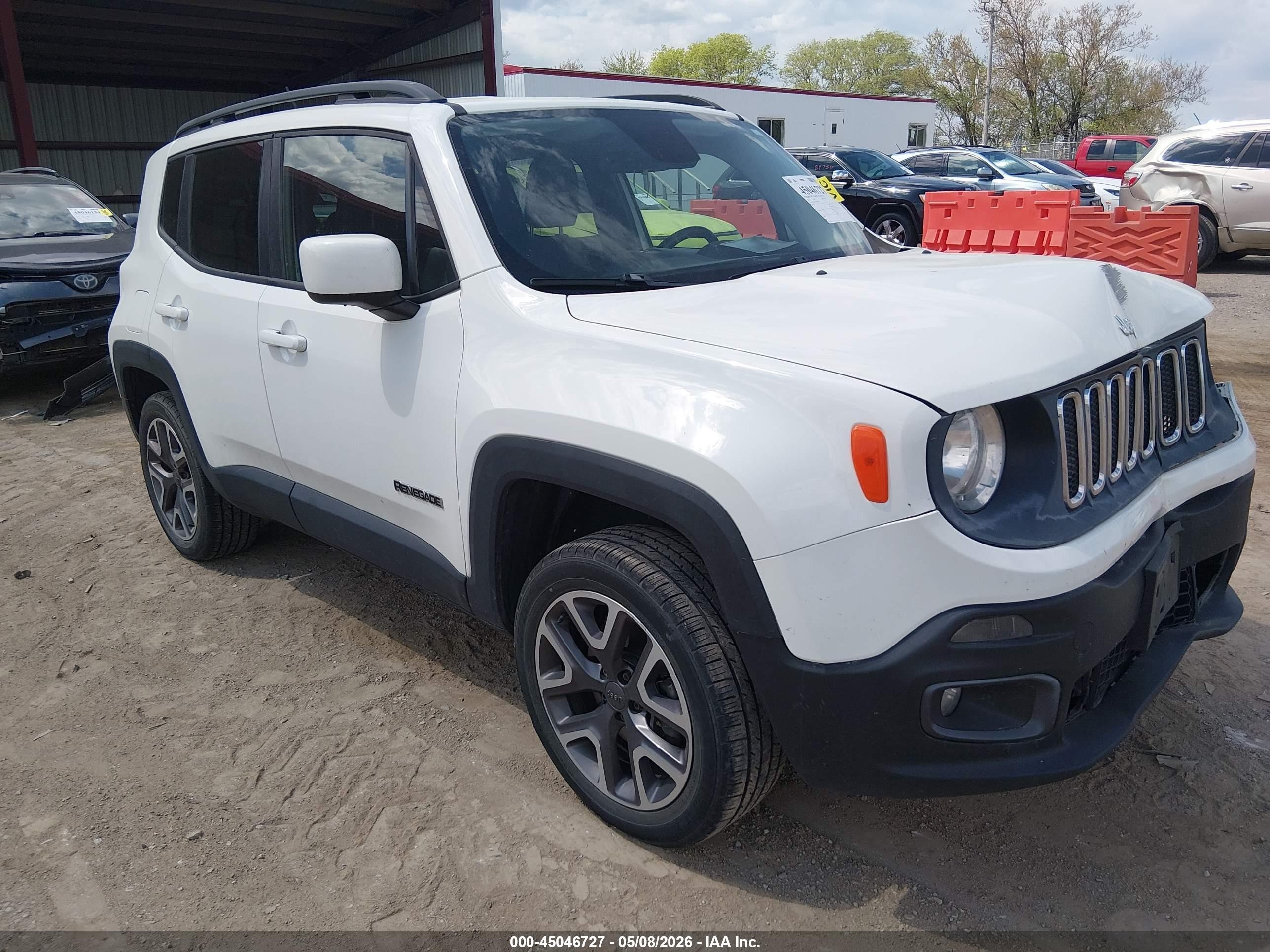 2015 Jeep Renegade Latitude, VIN ZACCJBBT5FPB29660 — Front end