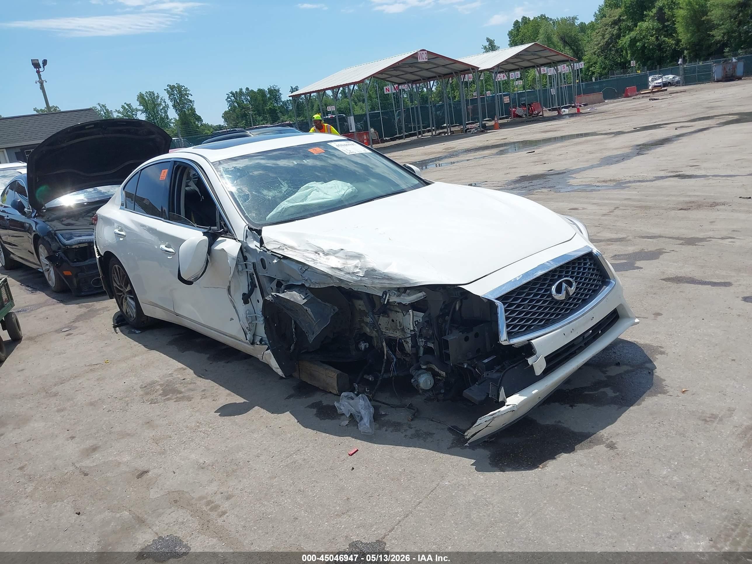 2022 Infiniti Q50 Luxe, VIN JN1EV7BR1NM340921 — Front end