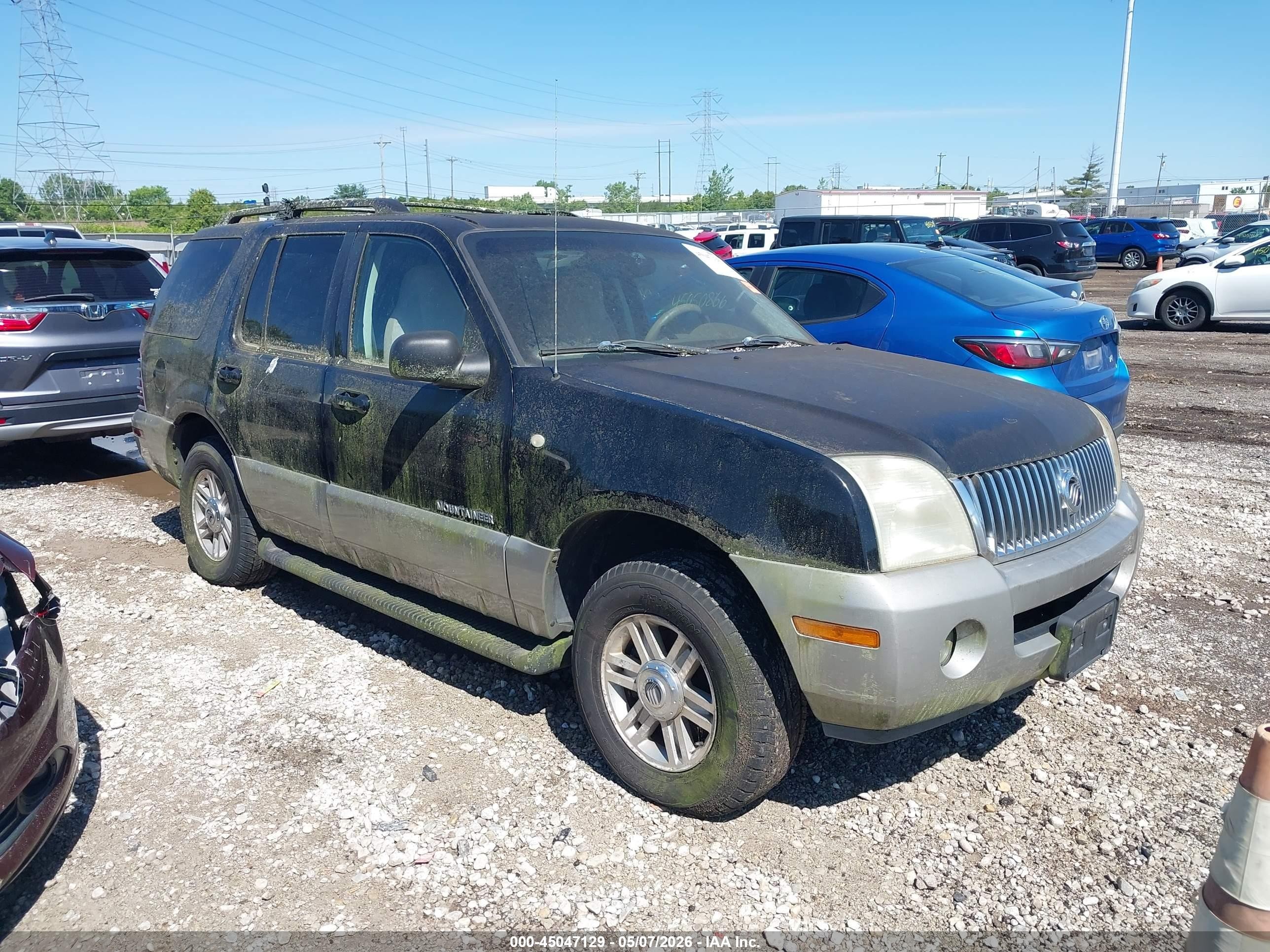 2002 Mercury Mountaineer Convenience, VIN 4M2DU86E12ZJ15500 — Normal wear