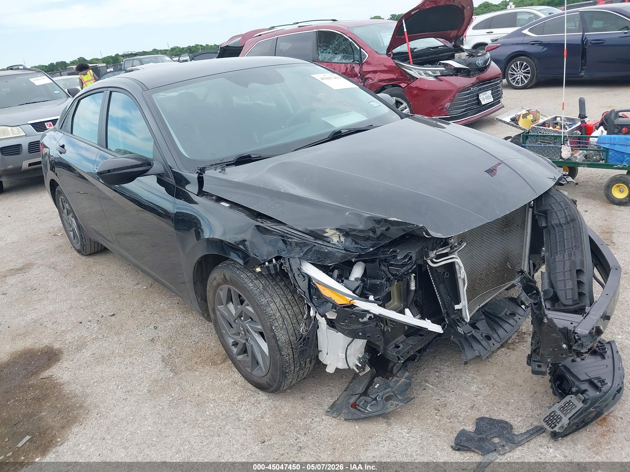 2024 Hyundai Elantra SEL, VIN KMHLM4DG4RU669633 — Front end