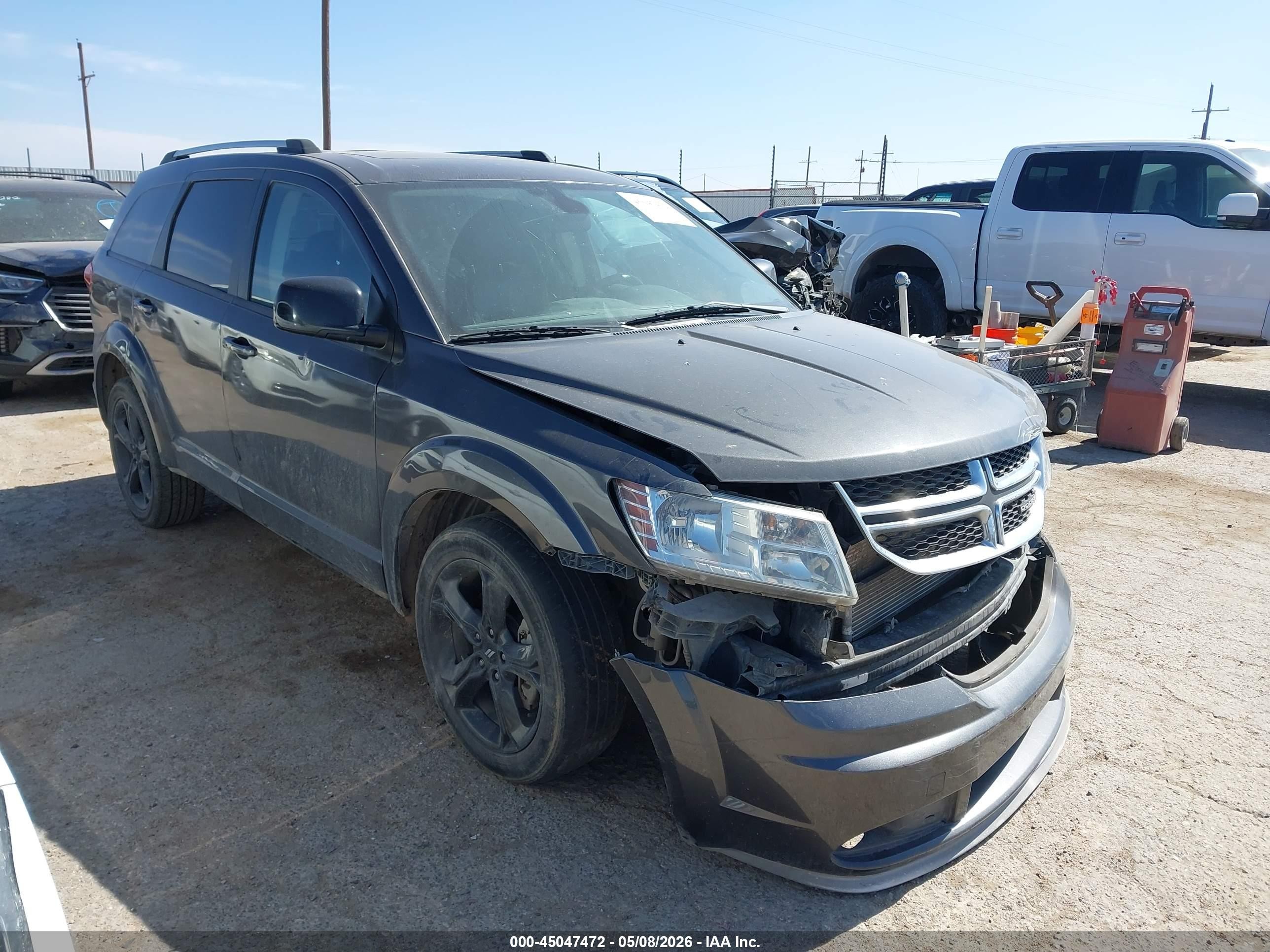 2020 Dodge Journey Crossroad, VIN 3C4PDCGB5LT188016 — Front end