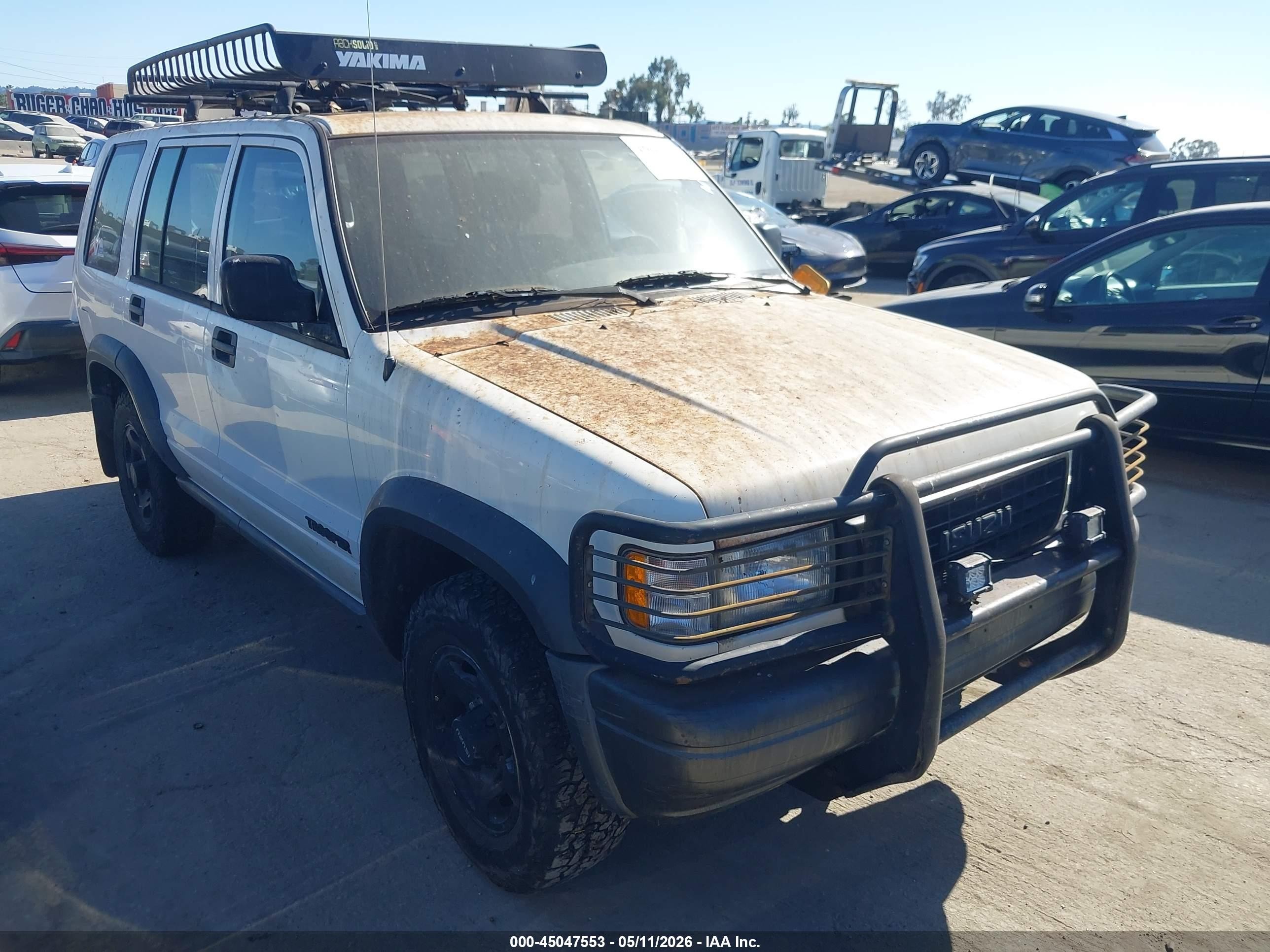 1996 Isuzu Trooper S, VIN JACDJ58V6T7903551 — Зад