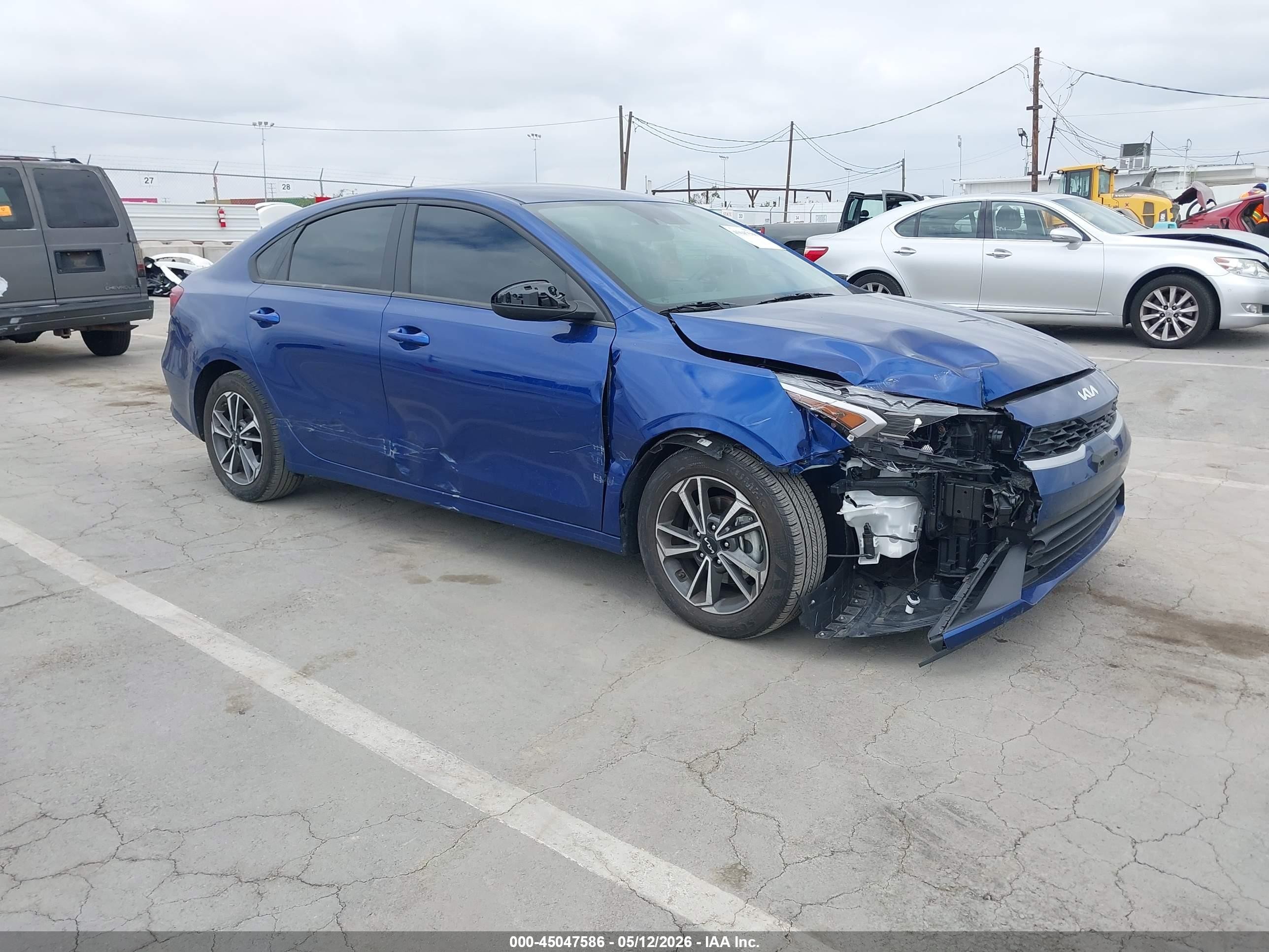 2023 Kia Forte LXS, VIN 3KPF24AD6PE668271 — Front end