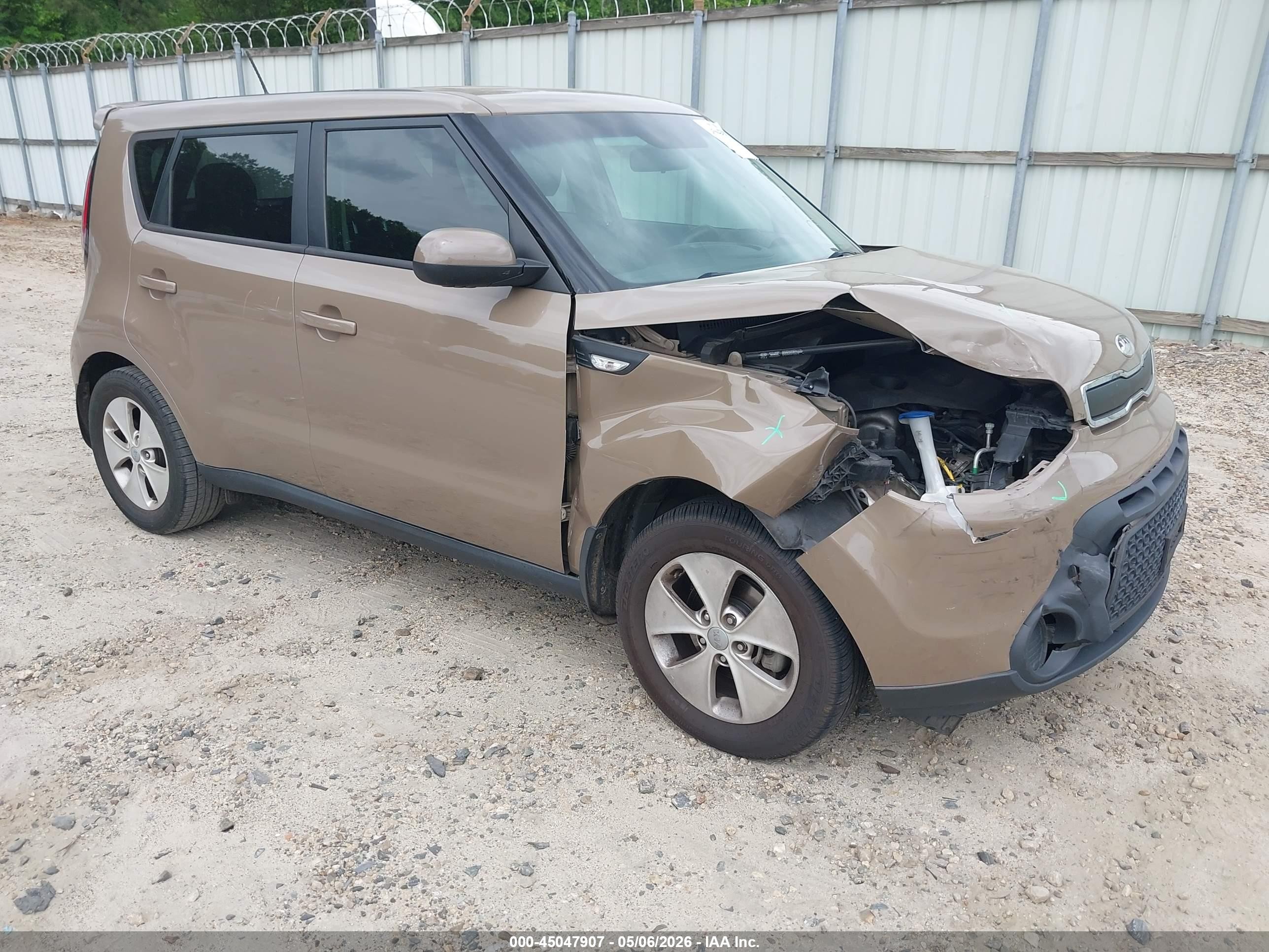 2014 Kia Soul, VIN KNDJN2A21E7090078 — Front end