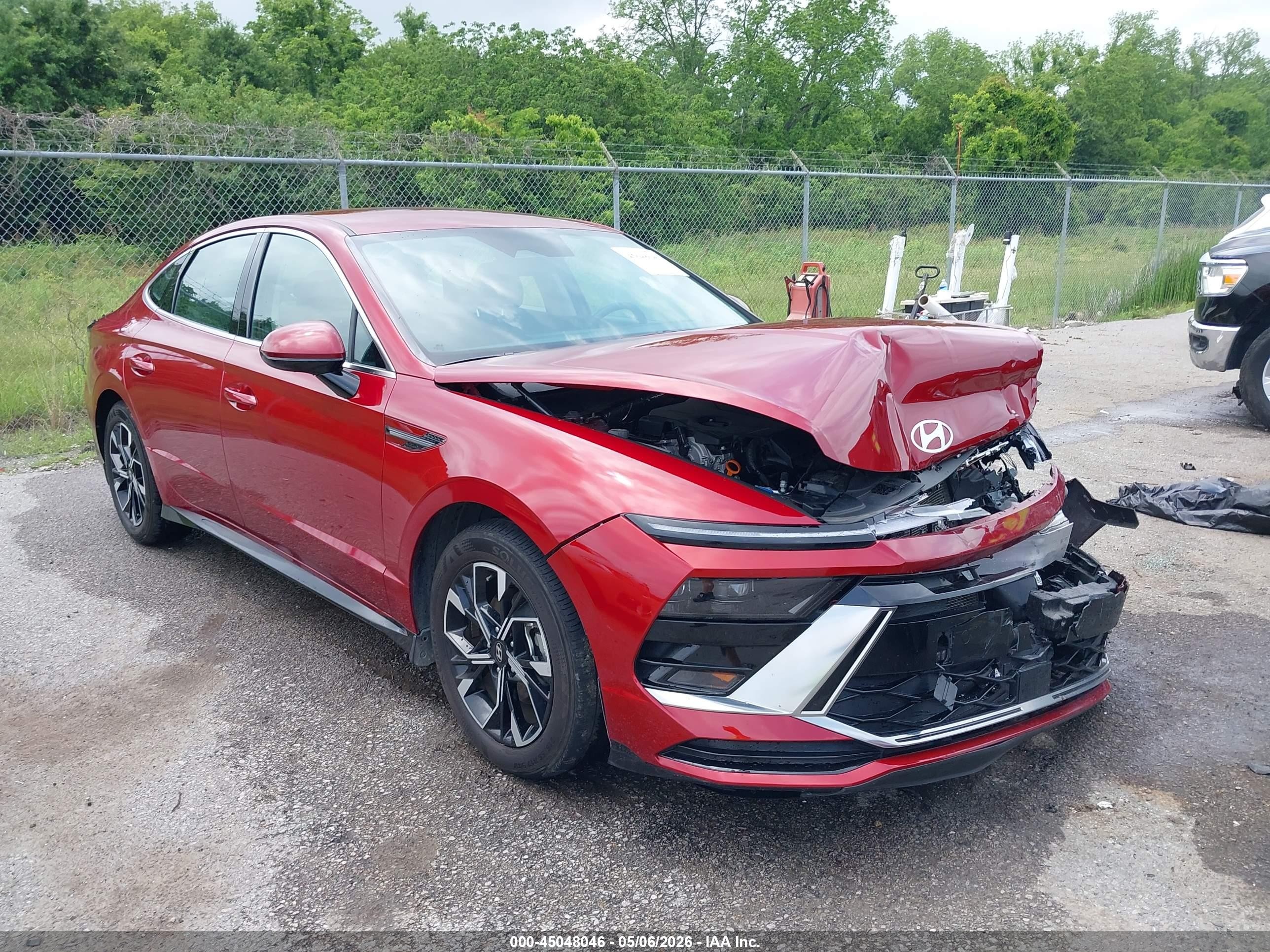 2025 Hyundai Sonata SEL, VIN KMHL64JA2SA465754 — Front end