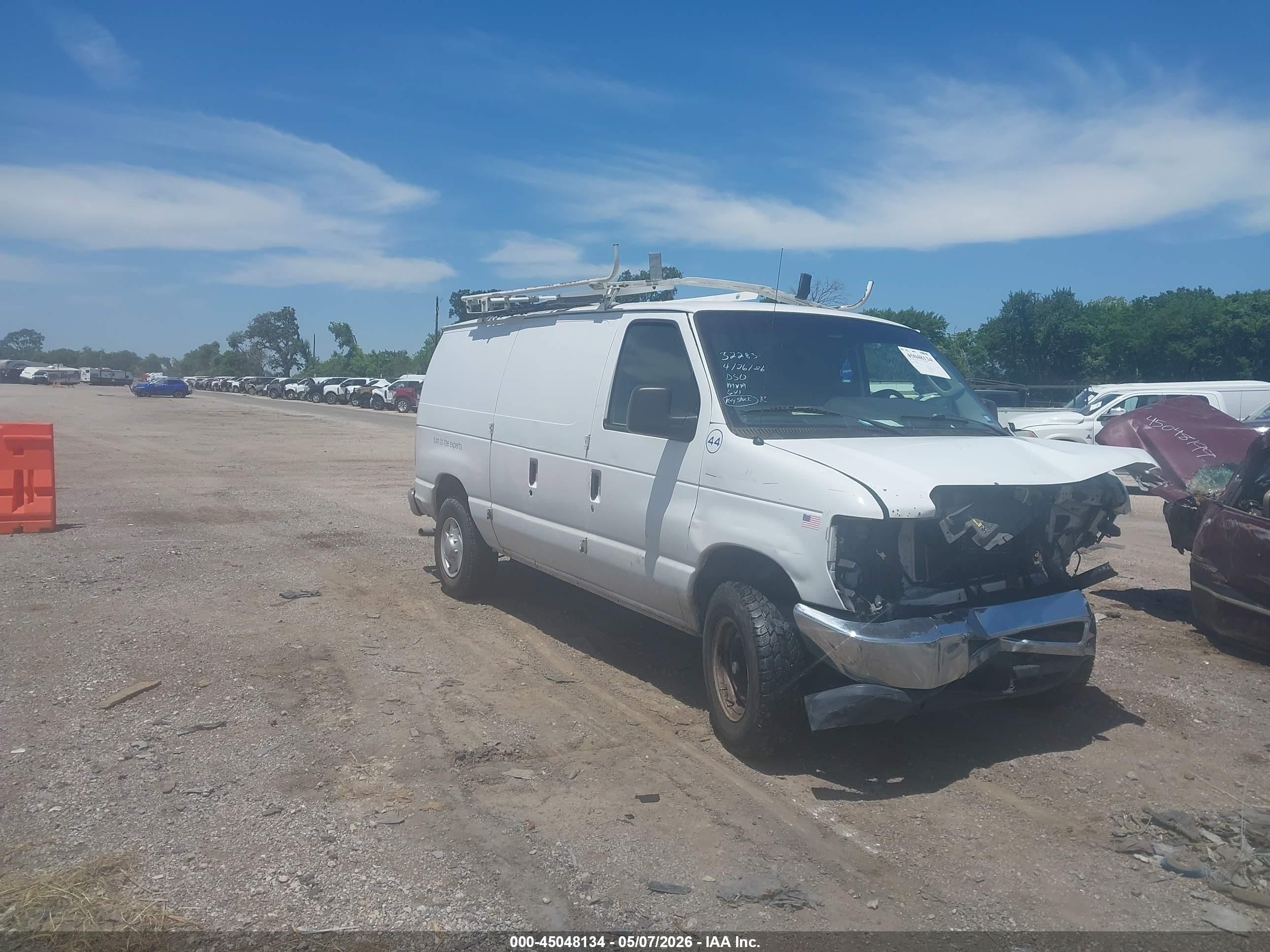2013 Ford Econoline Cargo Commercial, VIN 1FTNE2EW9DDA25946 — Front end
