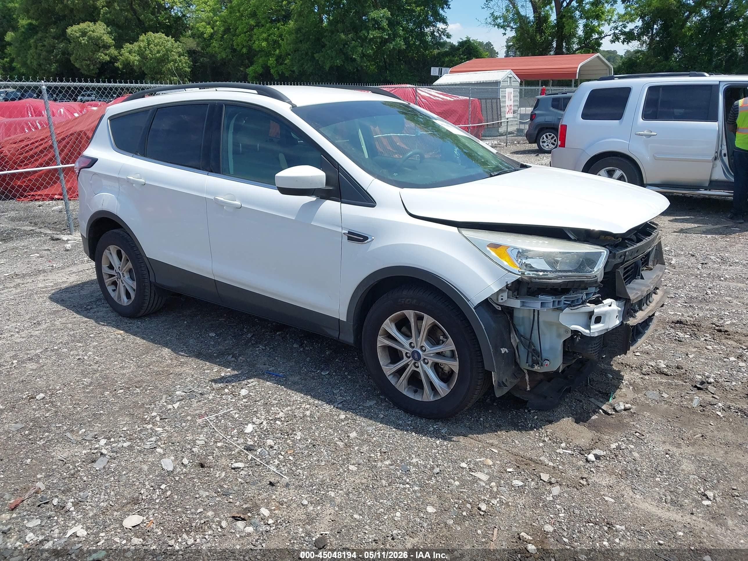 2018 Ford Escape SE, VIN 1FMCU0G91JUB49349 — Front end