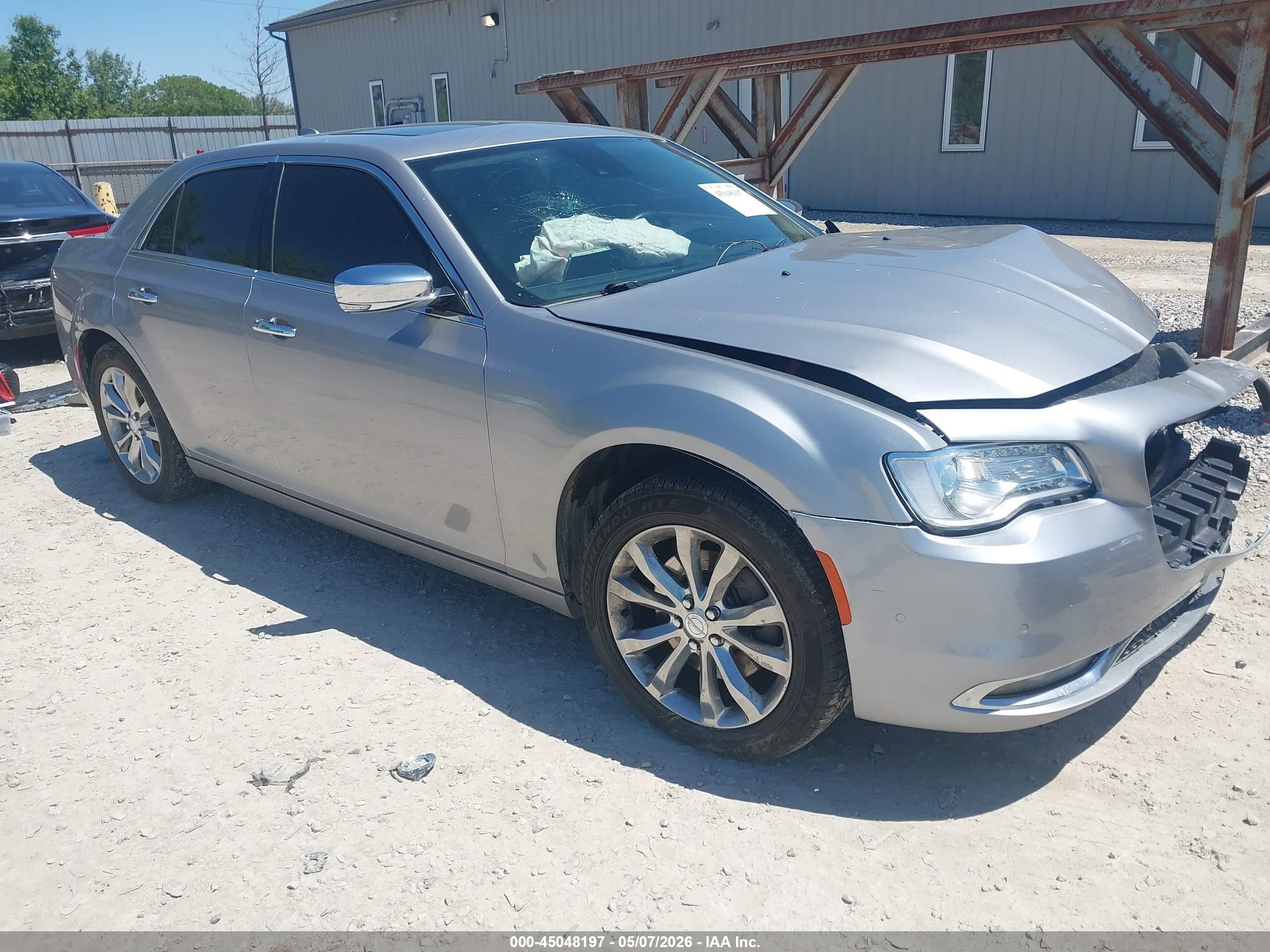 2018 Chrysler 300 Limited, VIN 2C3CCAKG4JH267955 — Перед
