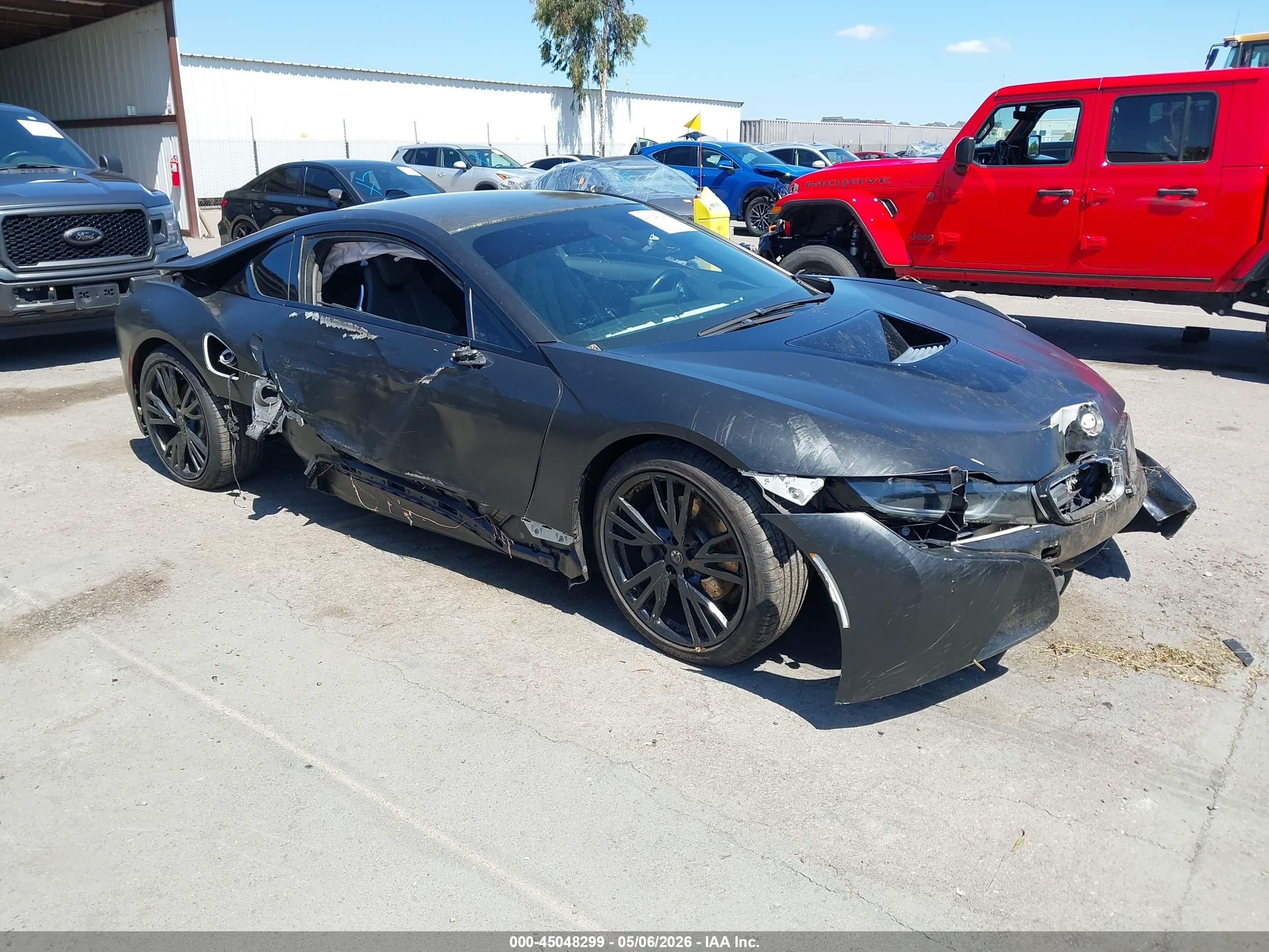 2016 BMW i8, VIN WBY2Z2C58GV674748 — Side