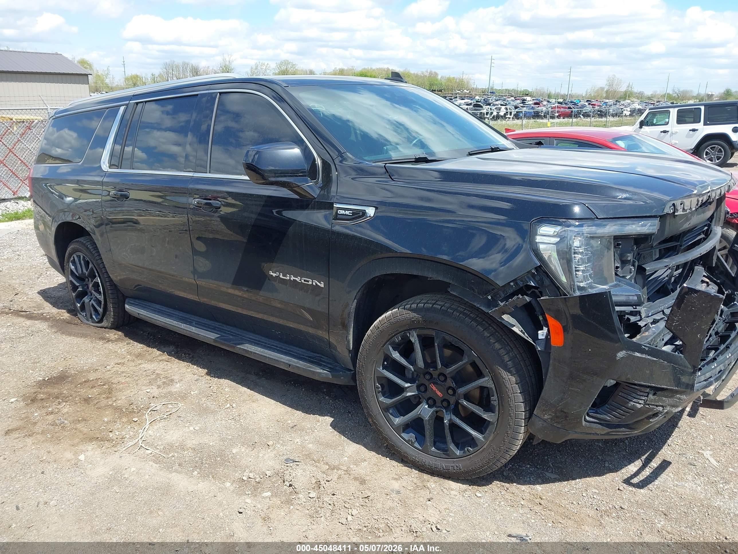 2023 GMC Yukon XL SLE, VIN 1GKS2FKD3PR144724 — Front end