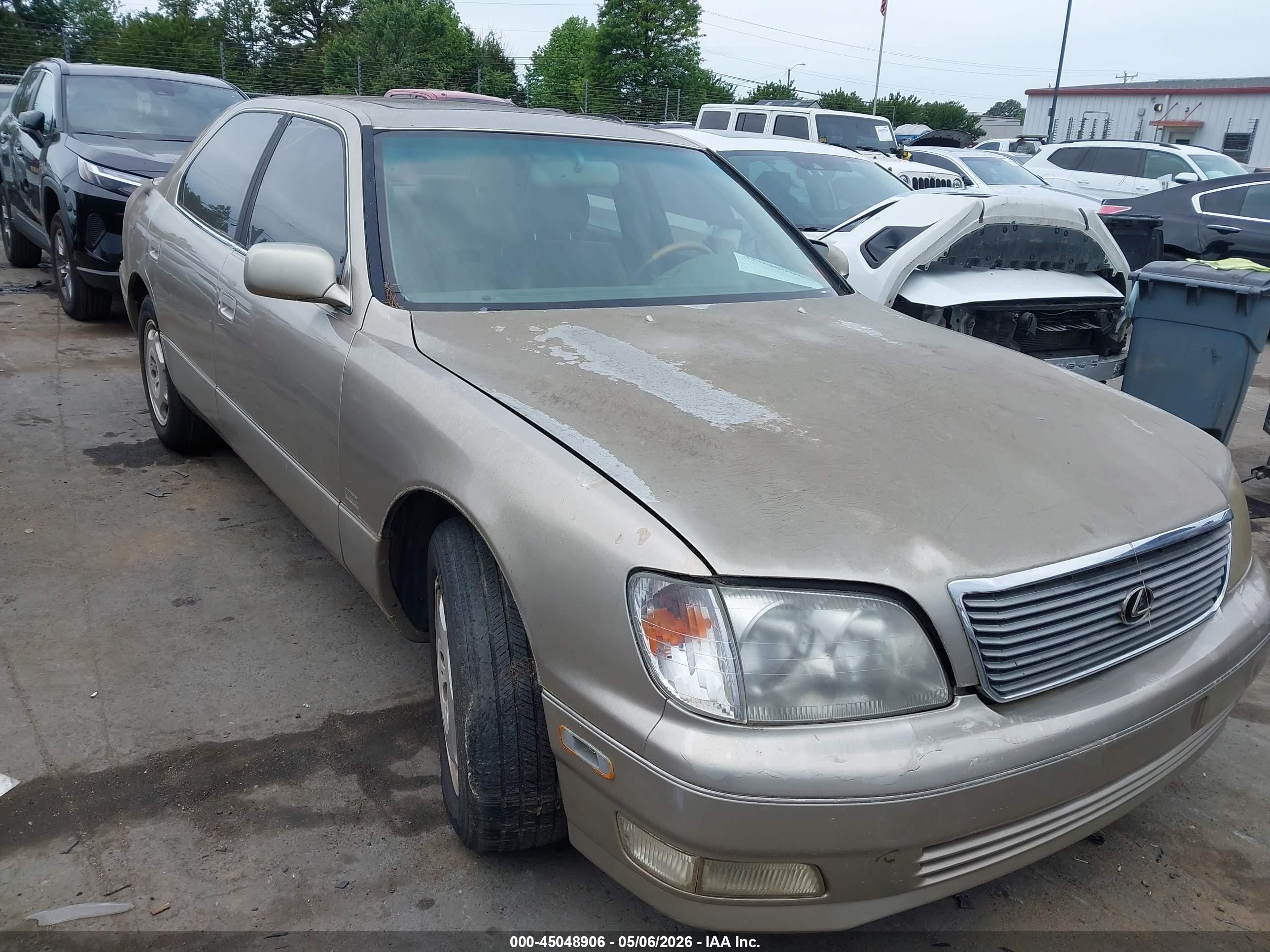 2000 Lexus LS 400, VIN JT8BH28F1Y0179679 — Normal wear
