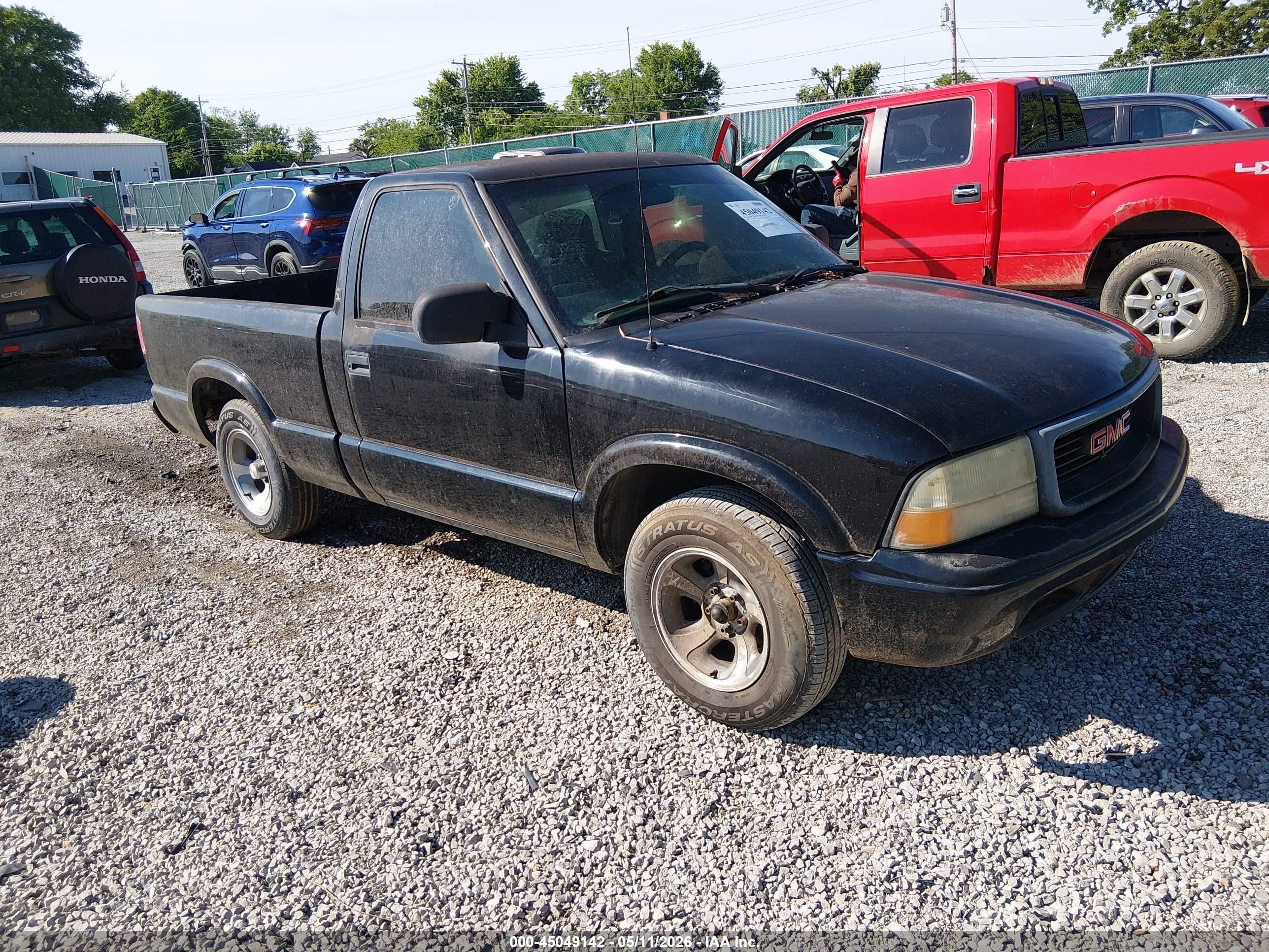 2002 GMC Sonoma SLS, VIN 1GTCS14W128247656 — Normal wear