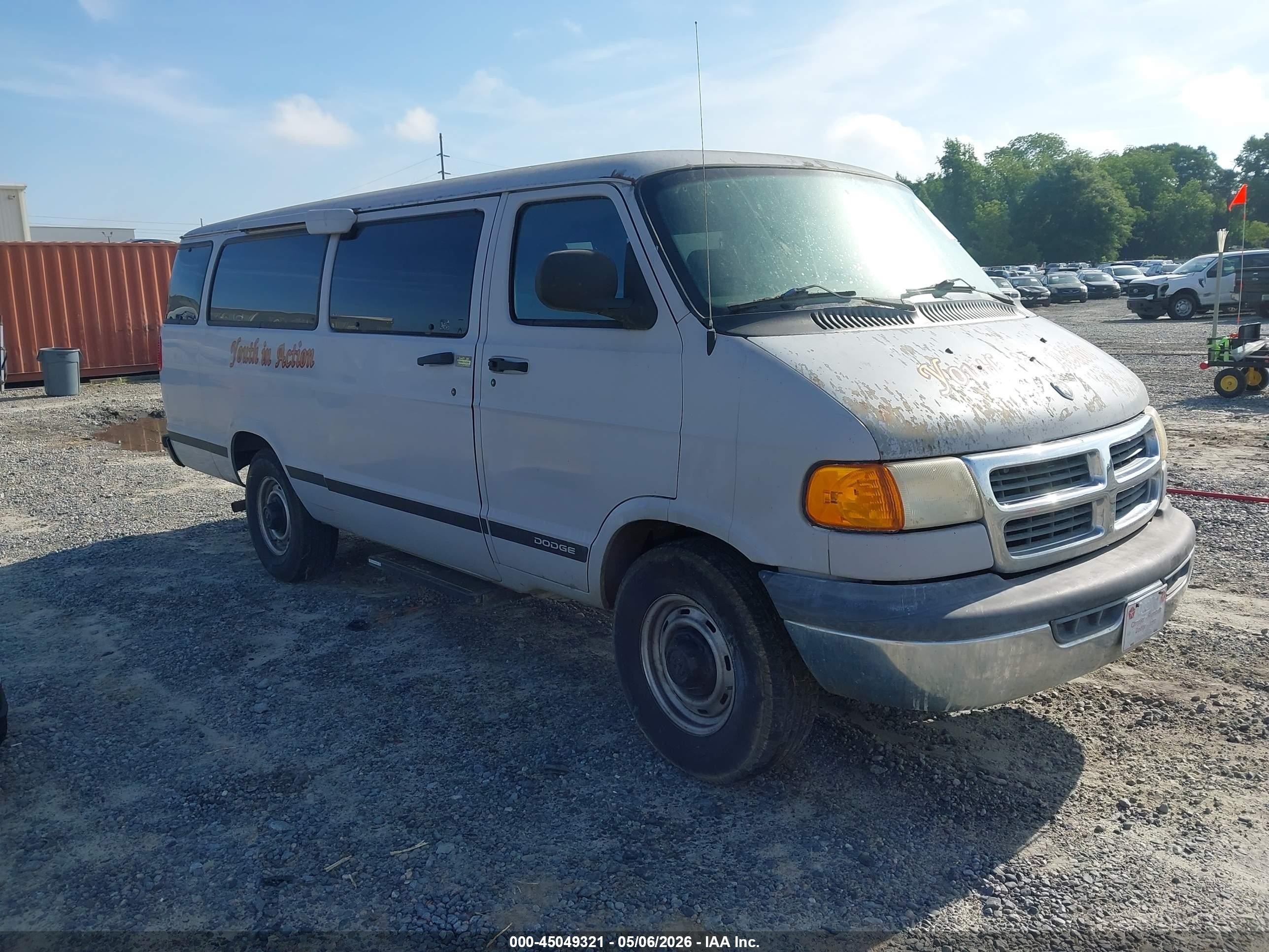 2001 Dodge Passenger, VIN 2B5WB35Z61K509774 — Пожар в моторном отсеке