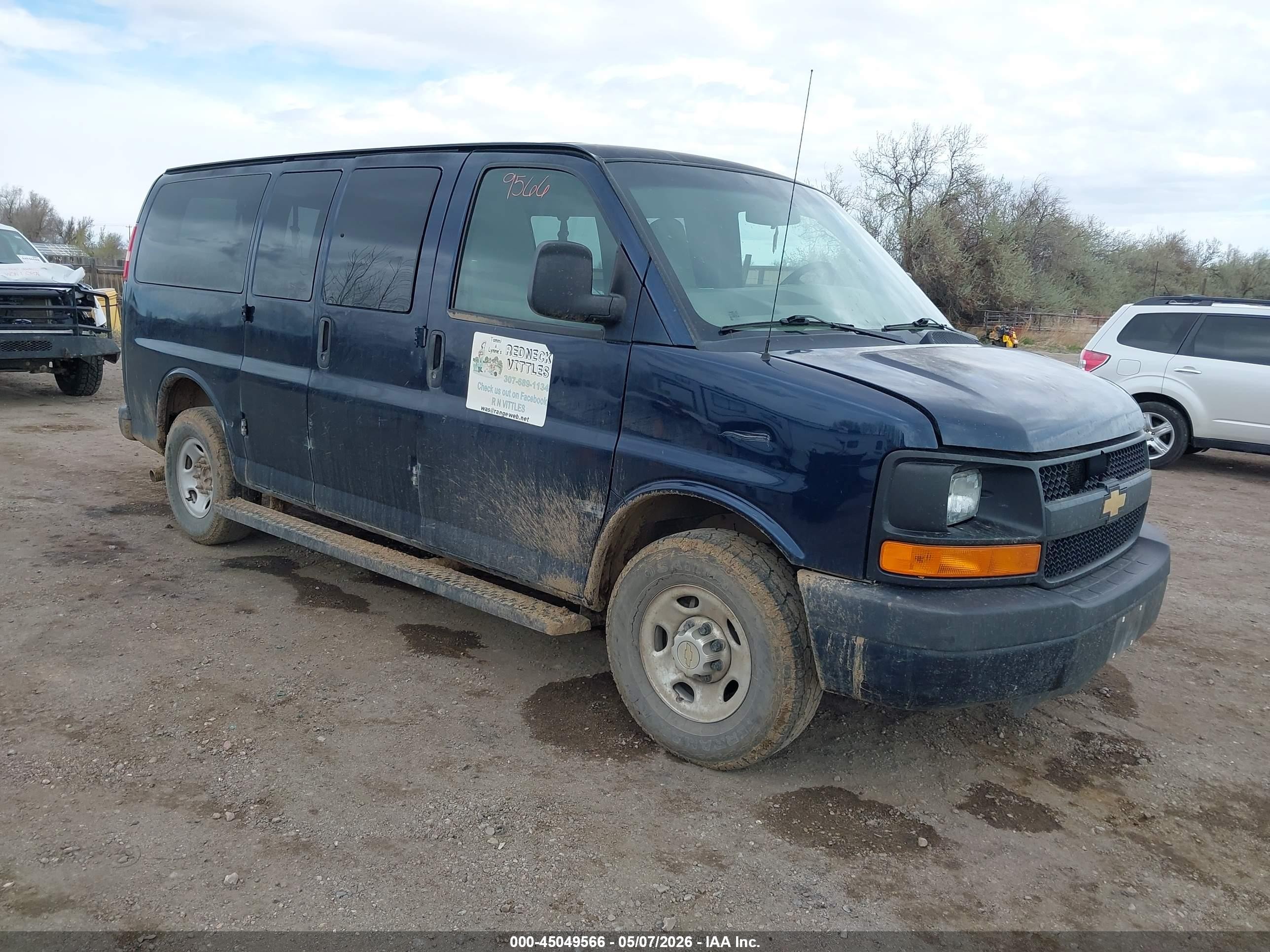 2011 Chevrolet Express Passenger LS, VIN 1GAWGPFA4B1165070 — Side