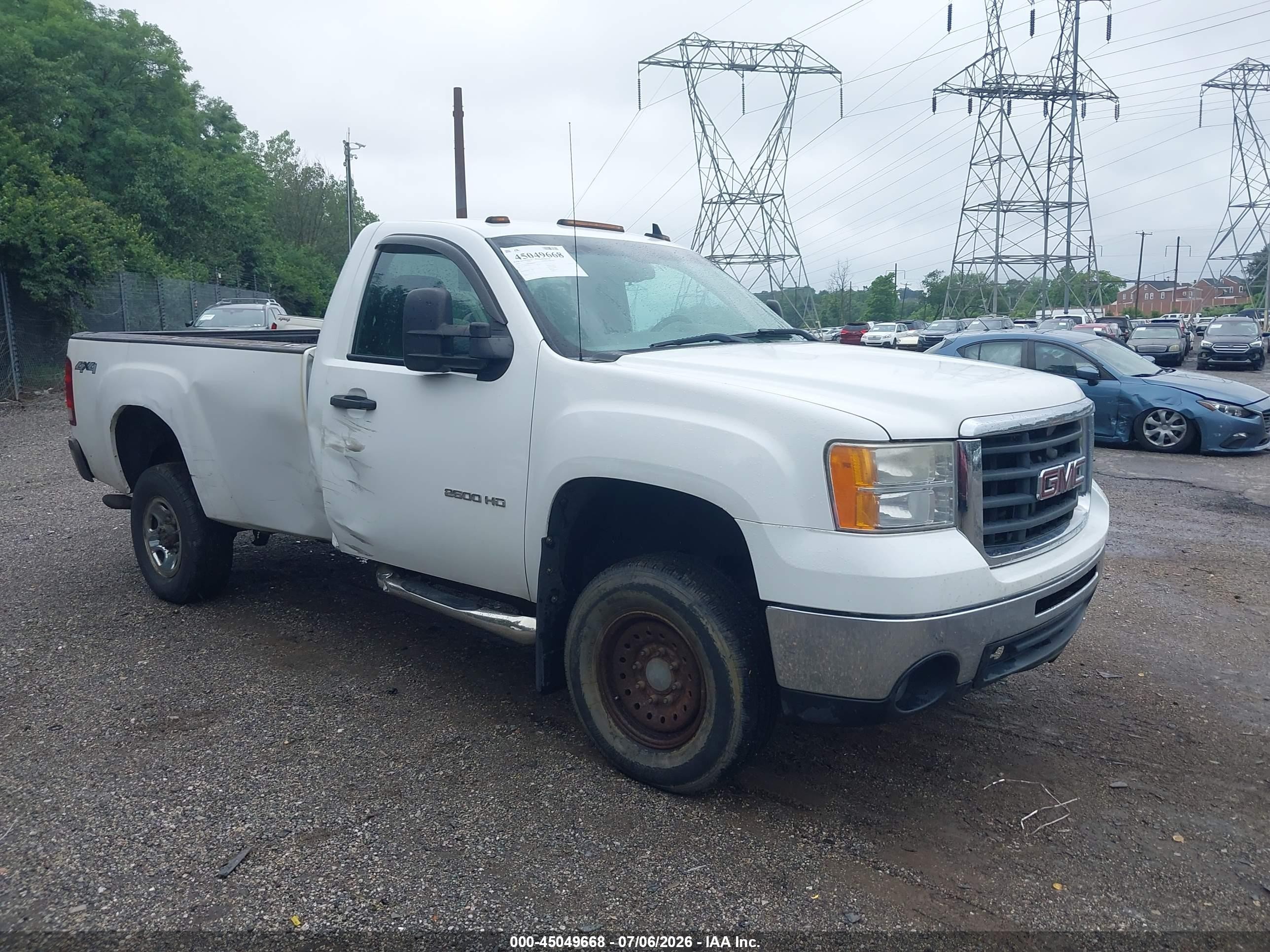 2010 GMC Sierra 2500HD Work Truck, VIN 1GT3KZBG2AF149479 — Side