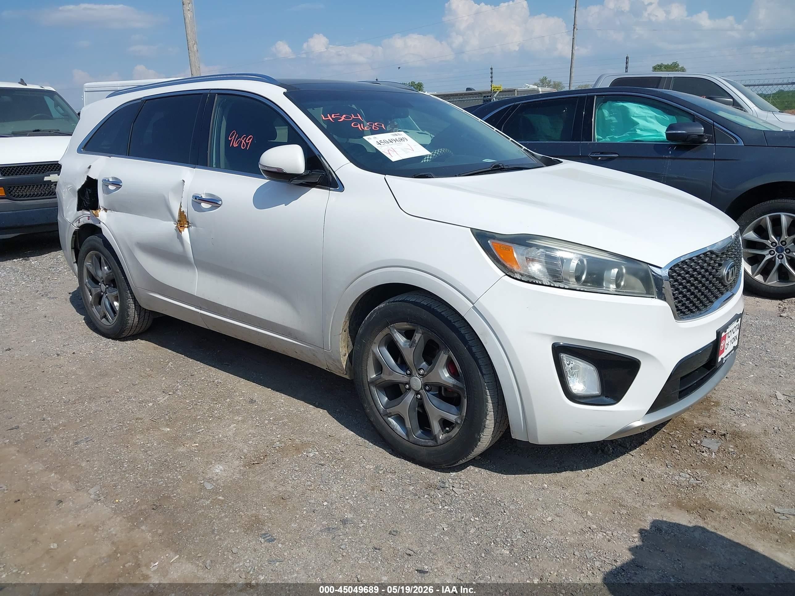2017 Kia Sorento SX, VIN 5XYPK4A52HG304060 — Side