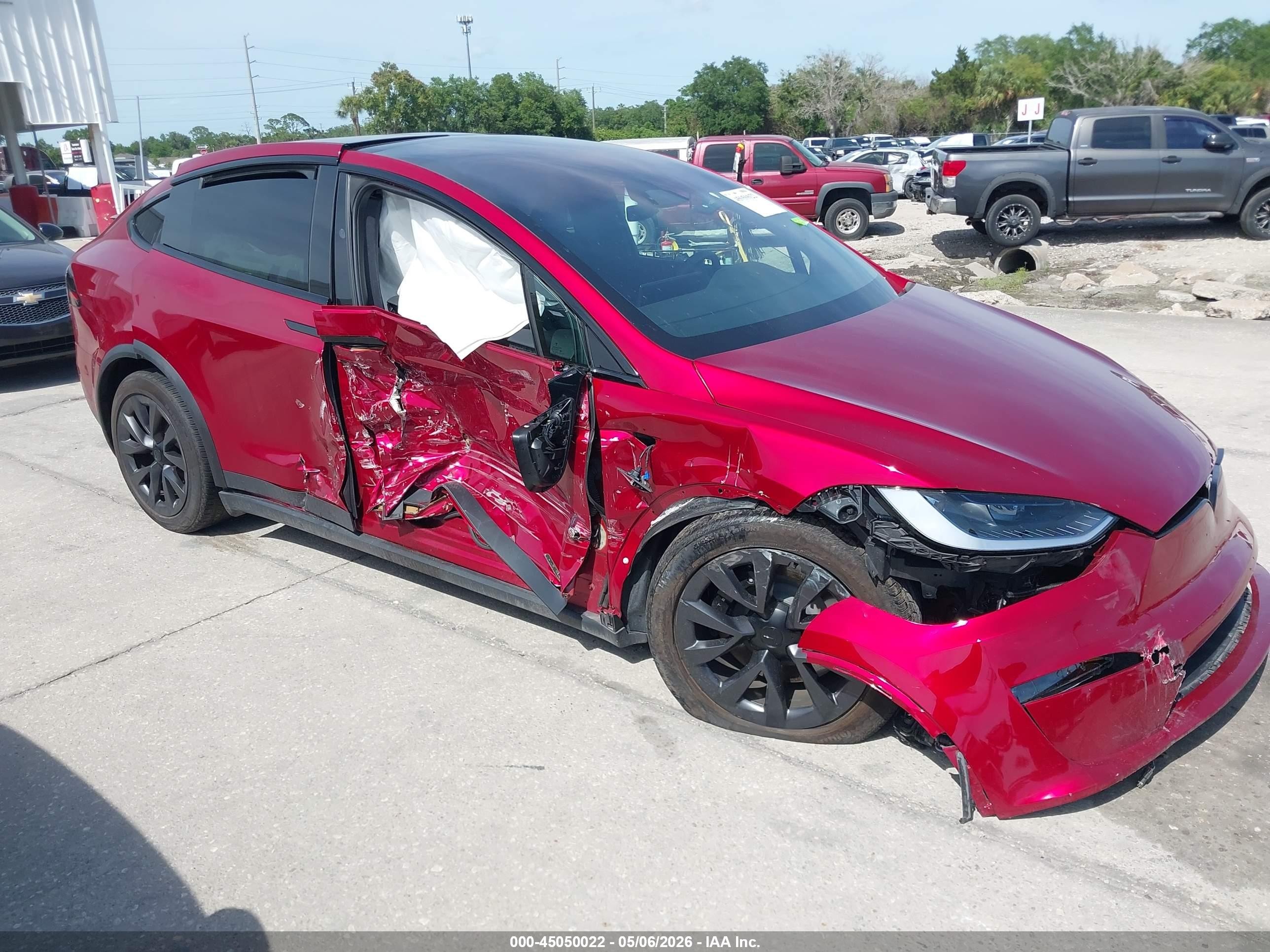 2024 Tesla Model X, VIN 7SAXCBE59RF441973 — Side