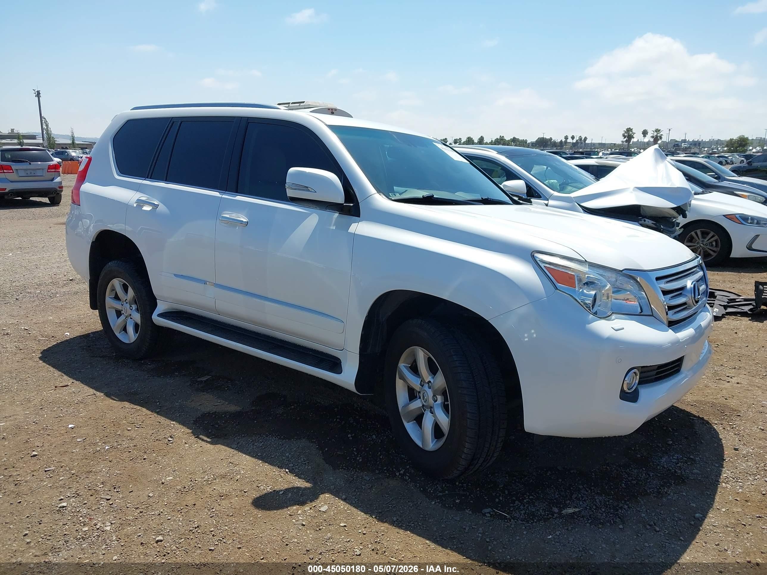 2012 Lexus GX 460 Premium, VIN JTJJM7FX8C5048906 — Side
