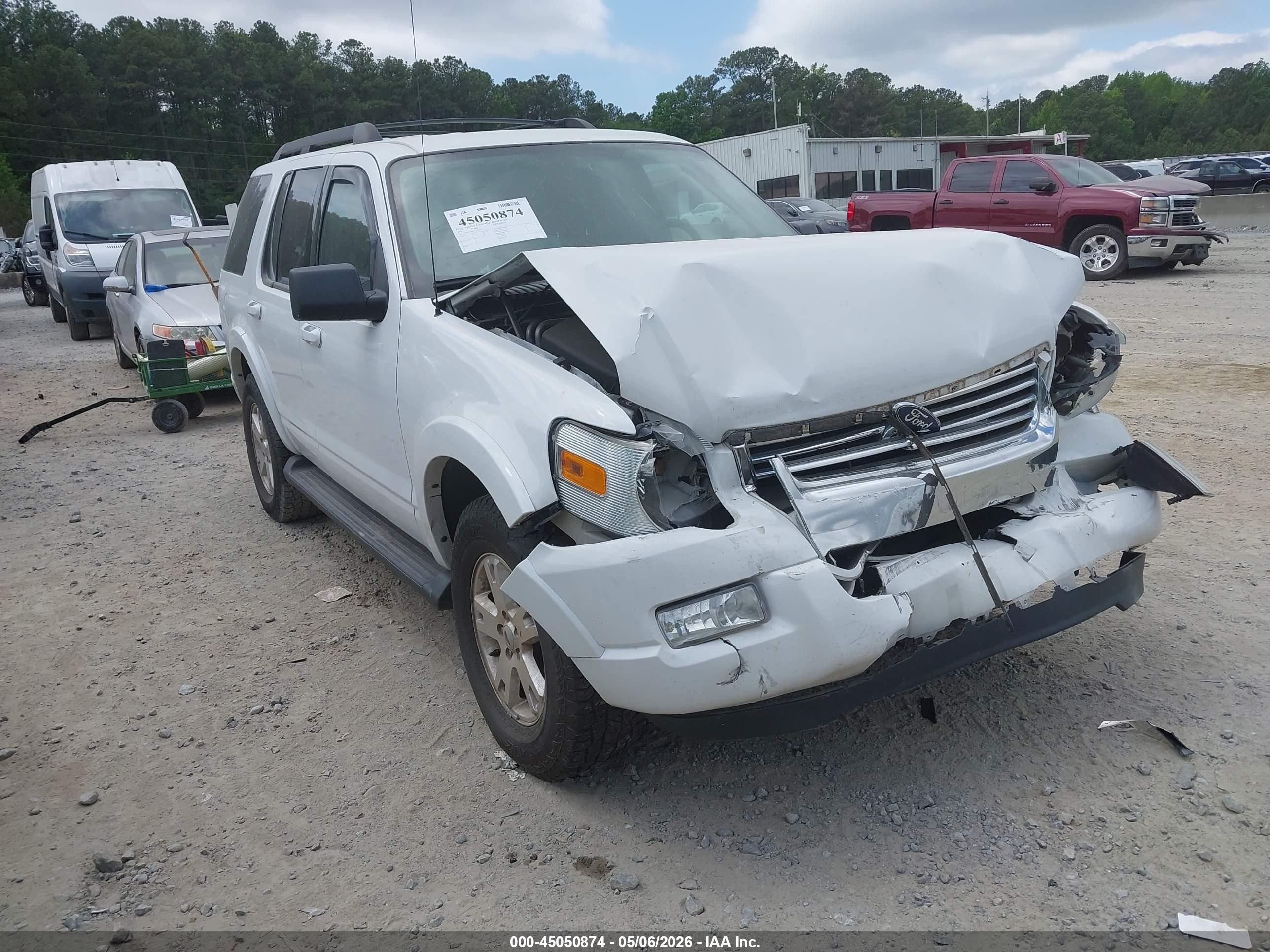 2009 Ford Explorer XLT, VIN 1FMEU73809UA13997 — Front end