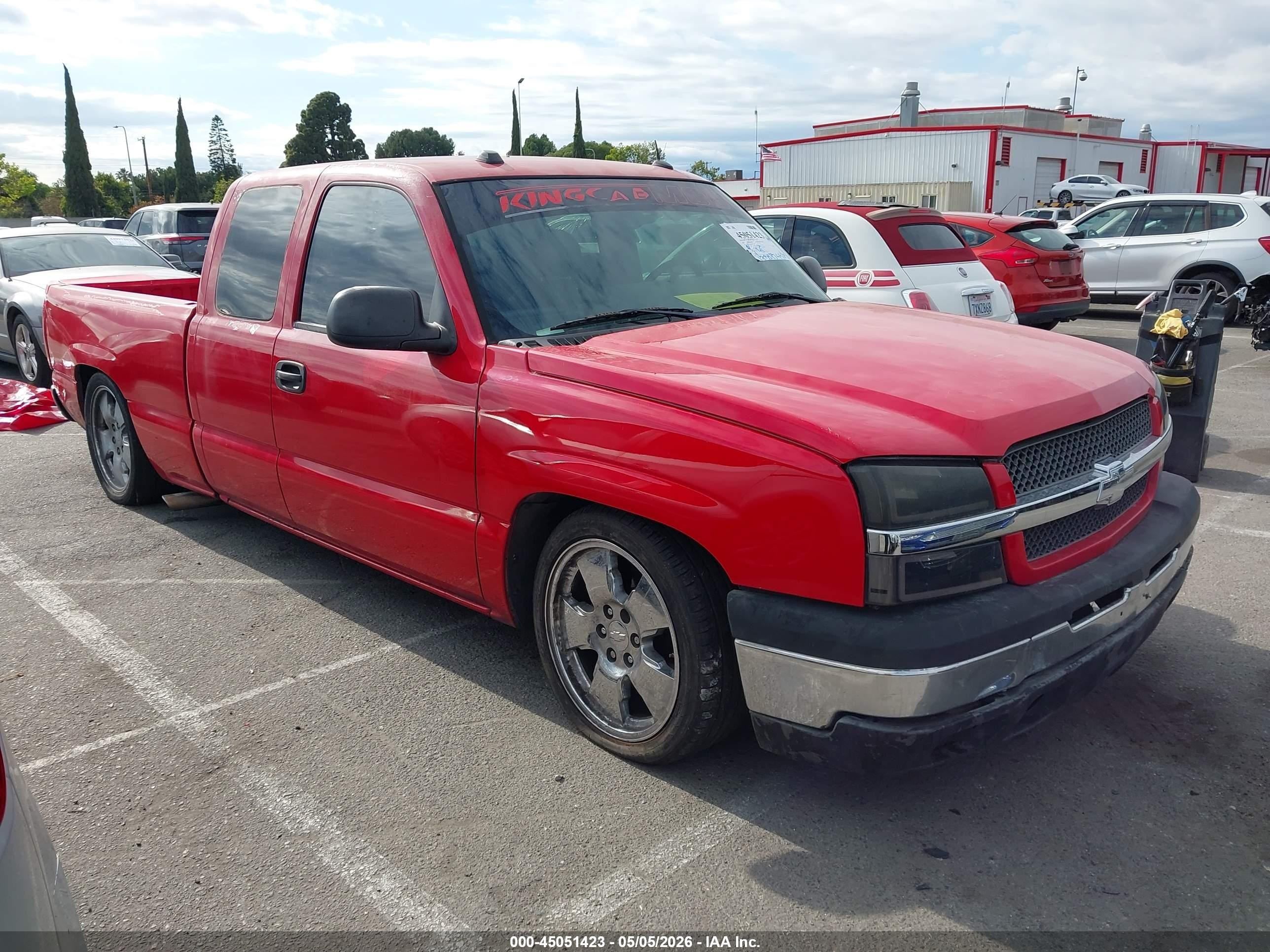 2005 Chevrolet Silverado SS, VIN 2GCEC19NX51247233 — Front end