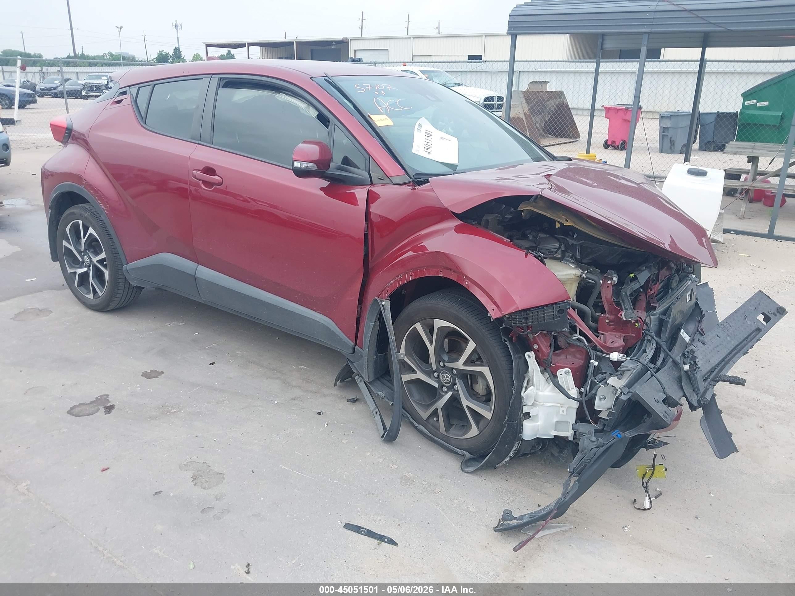 2018 Toyota C-HR XLE, VIN JTNKHMBX2J1011253 — Front end